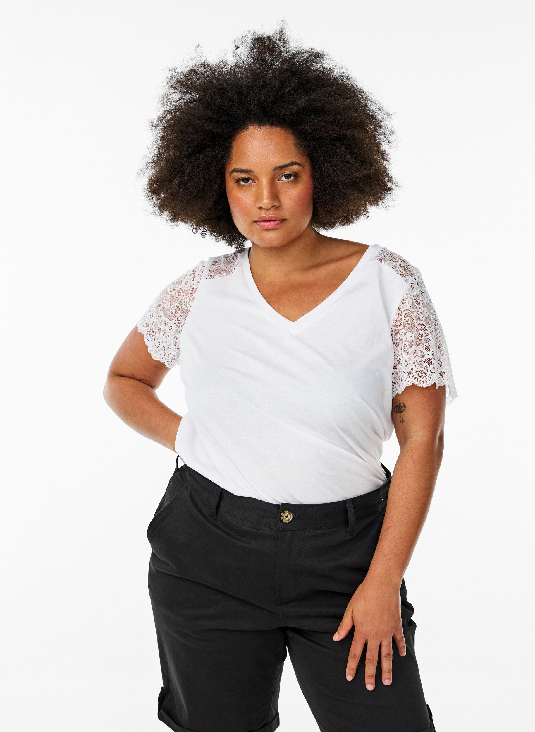 Cotton t-shirt with short lace sleeves, White, Model