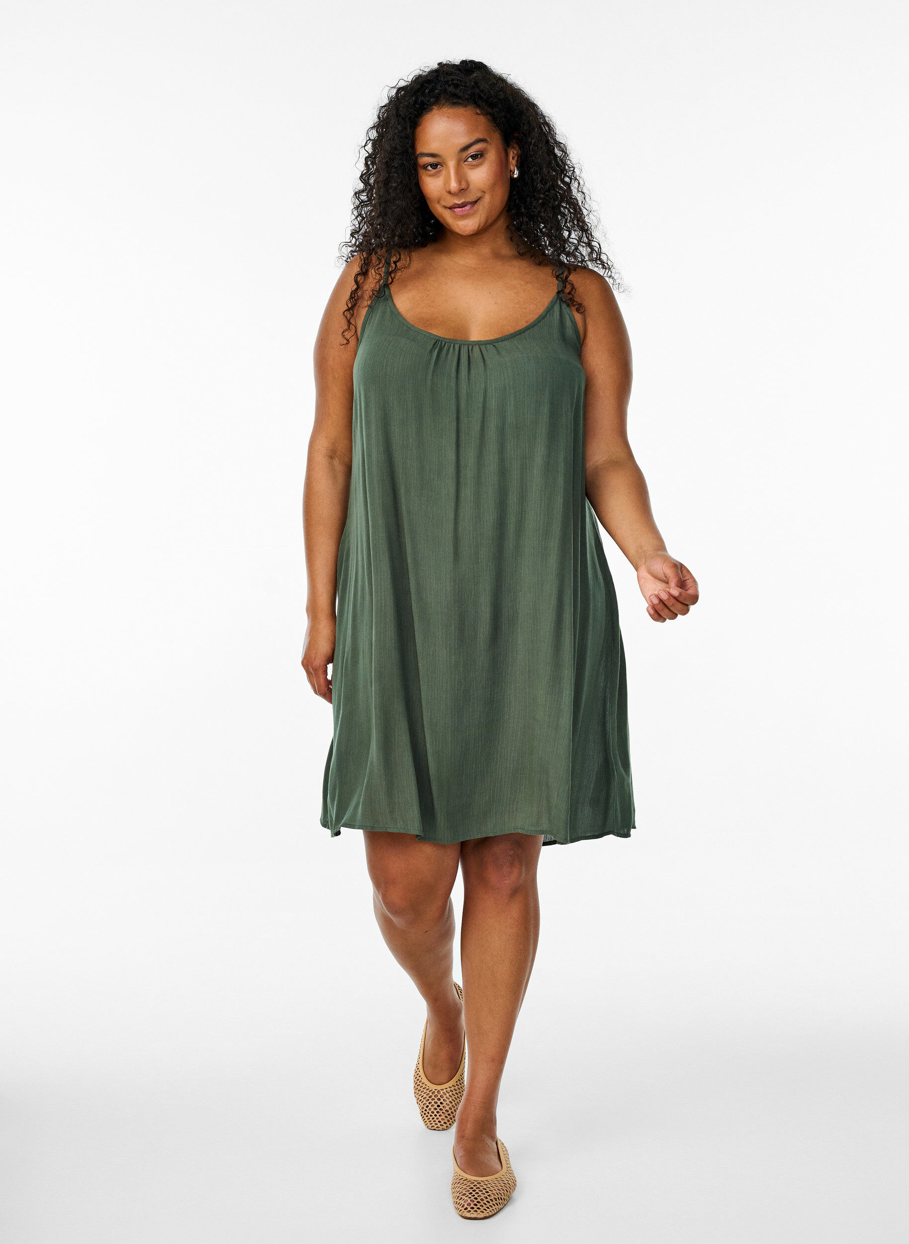 Zizzifashion Solid colour strap dress in viscose, Green, Model image number 1