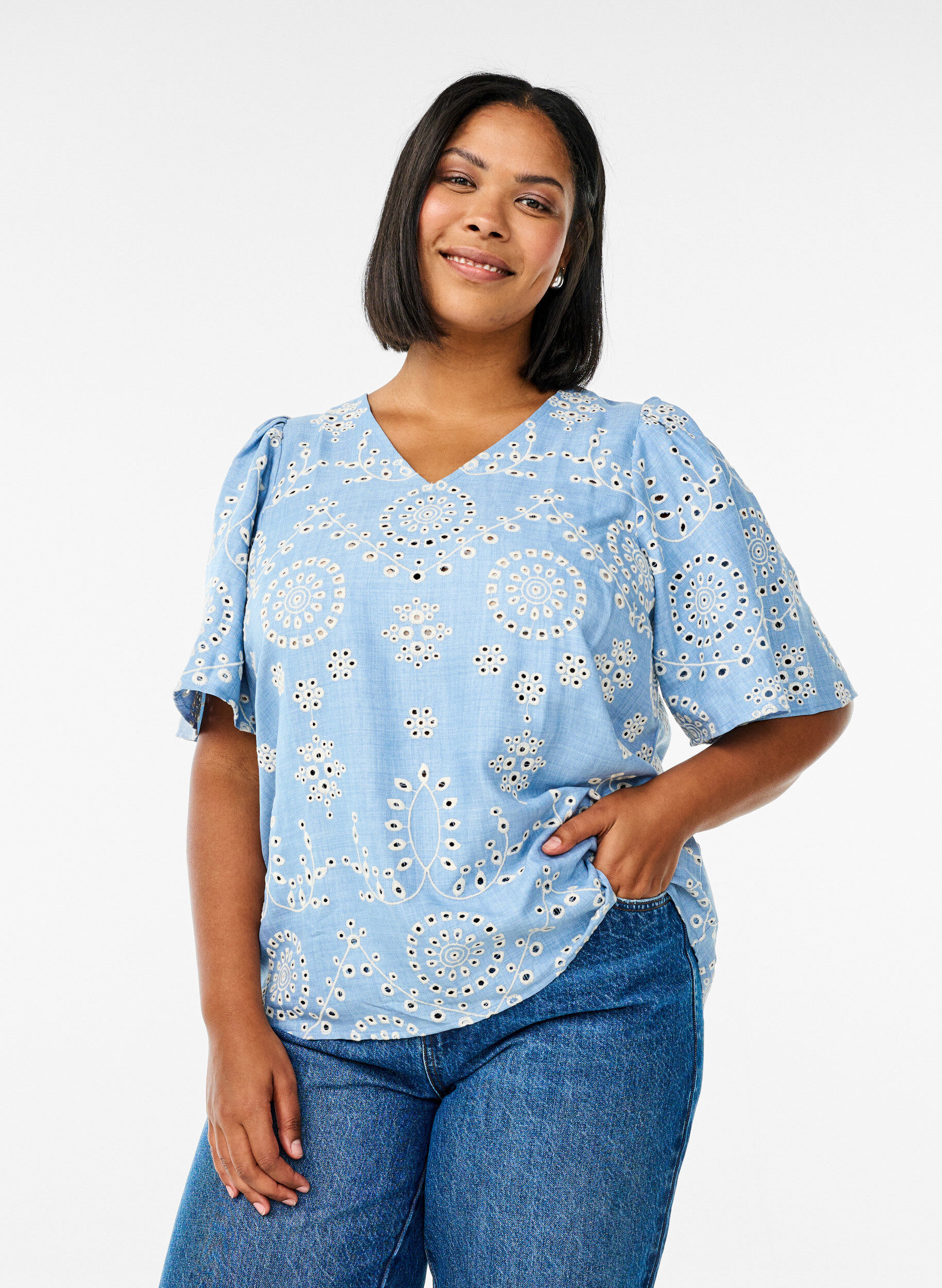Zizzifashion Blouse with broderie anglaise and short puff sleeves, Blue, Model image number 0