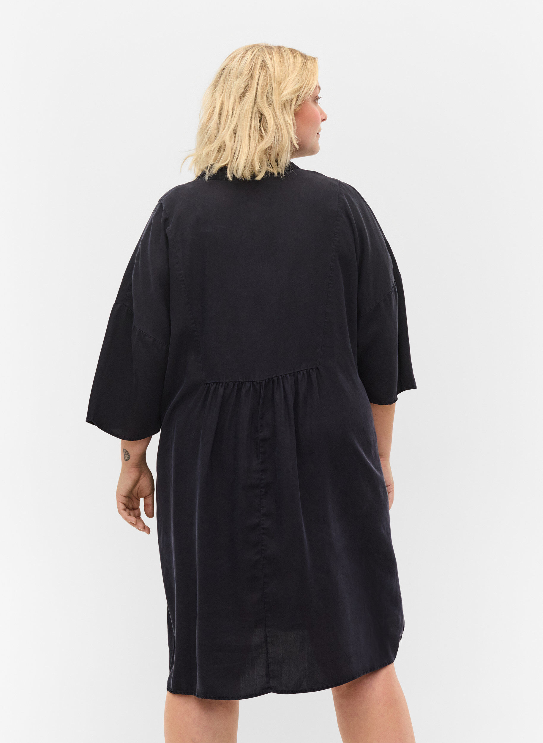 Zizzifashion Dress with 3/4 sleeves in lyocell (TENCEL&trade;), Black, Model image number 1