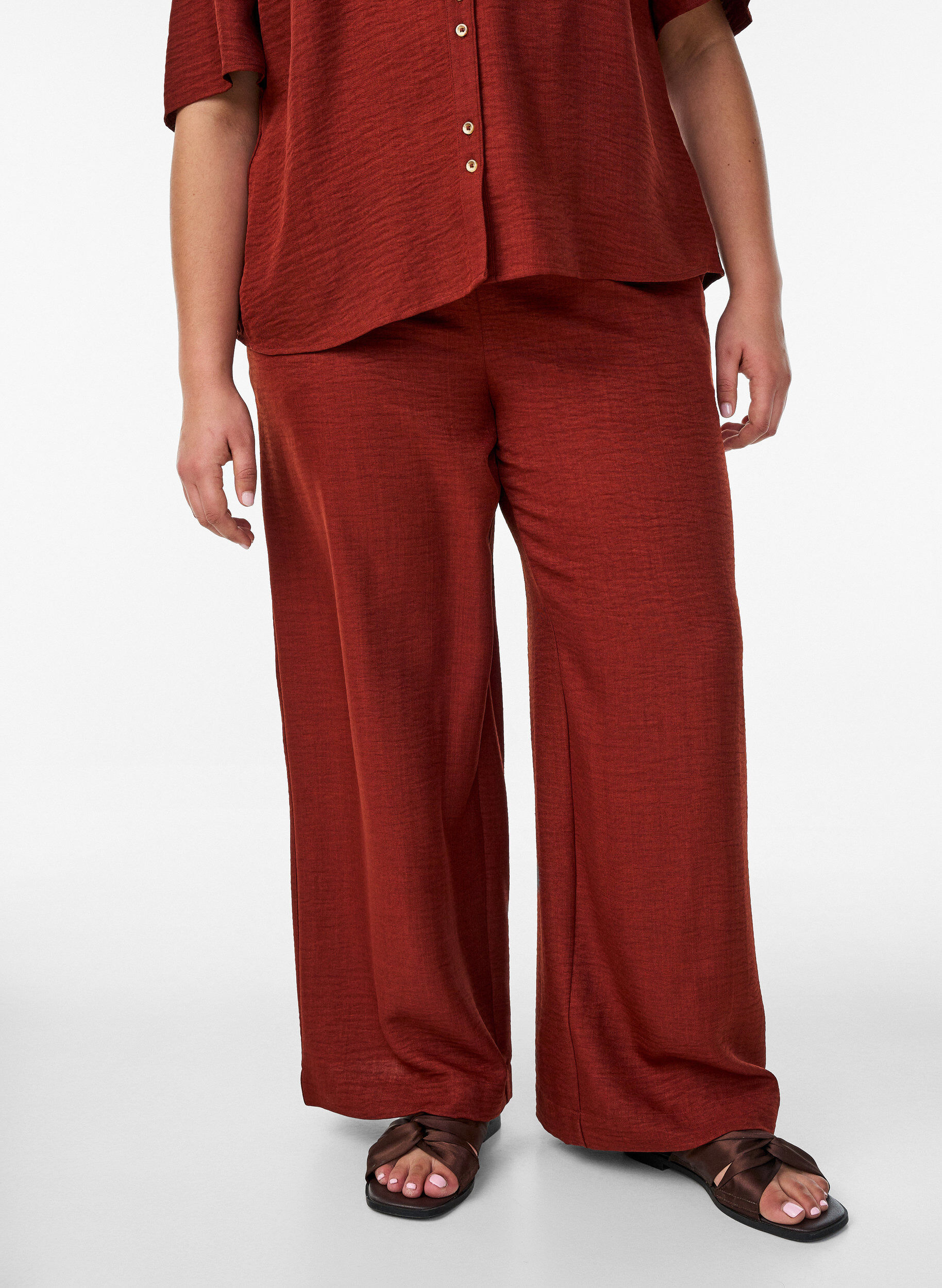 Zizzifashion Loose trousers with elasticated waistband and pockets, Red, Model image number 2