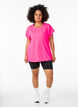 Solid-coloured training T-shirt, Pink, Model image number 1