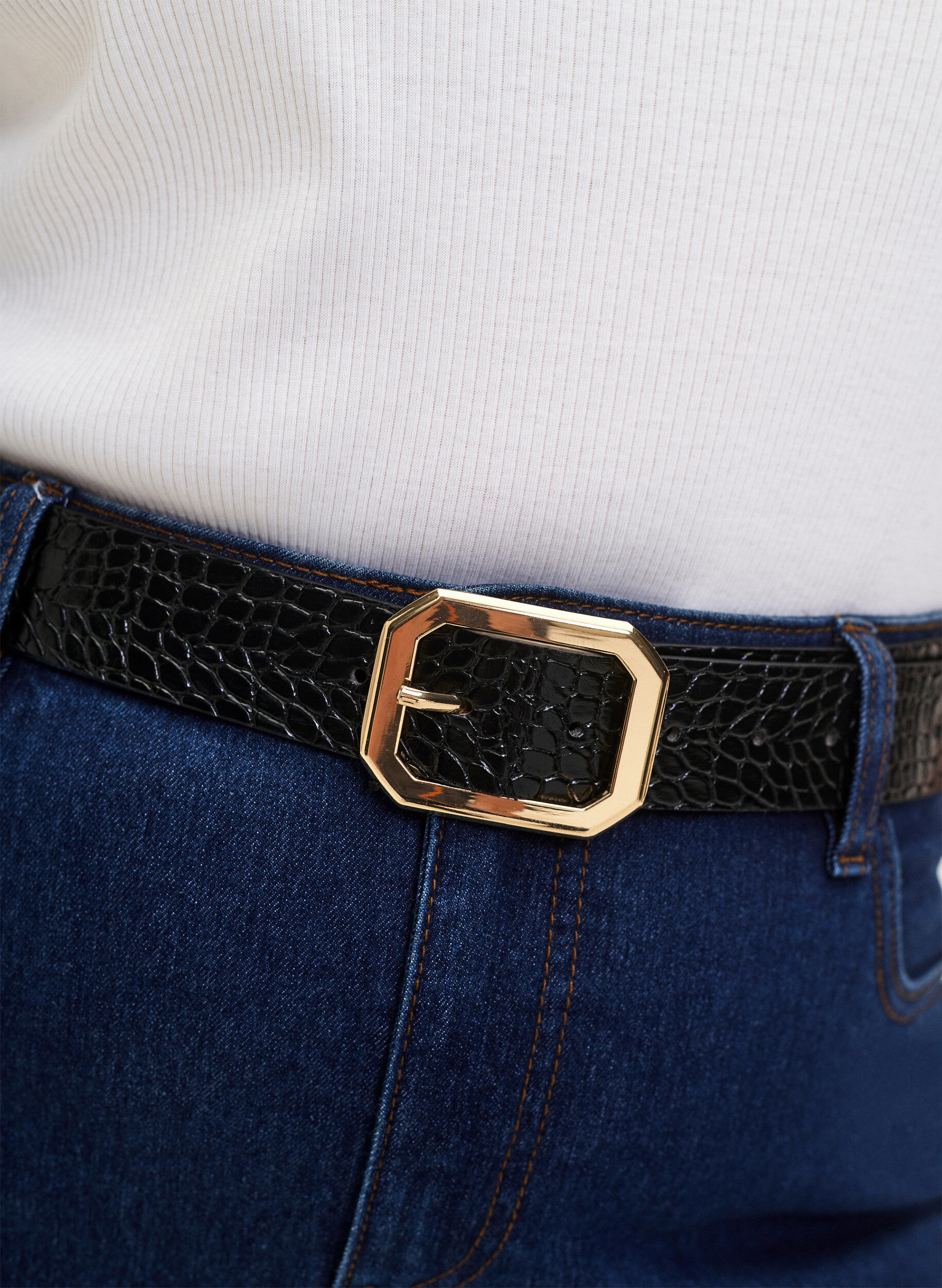Zizzifashion Faux leather belt with croco pattern, Black w. Gold Buckle, Model image number 1