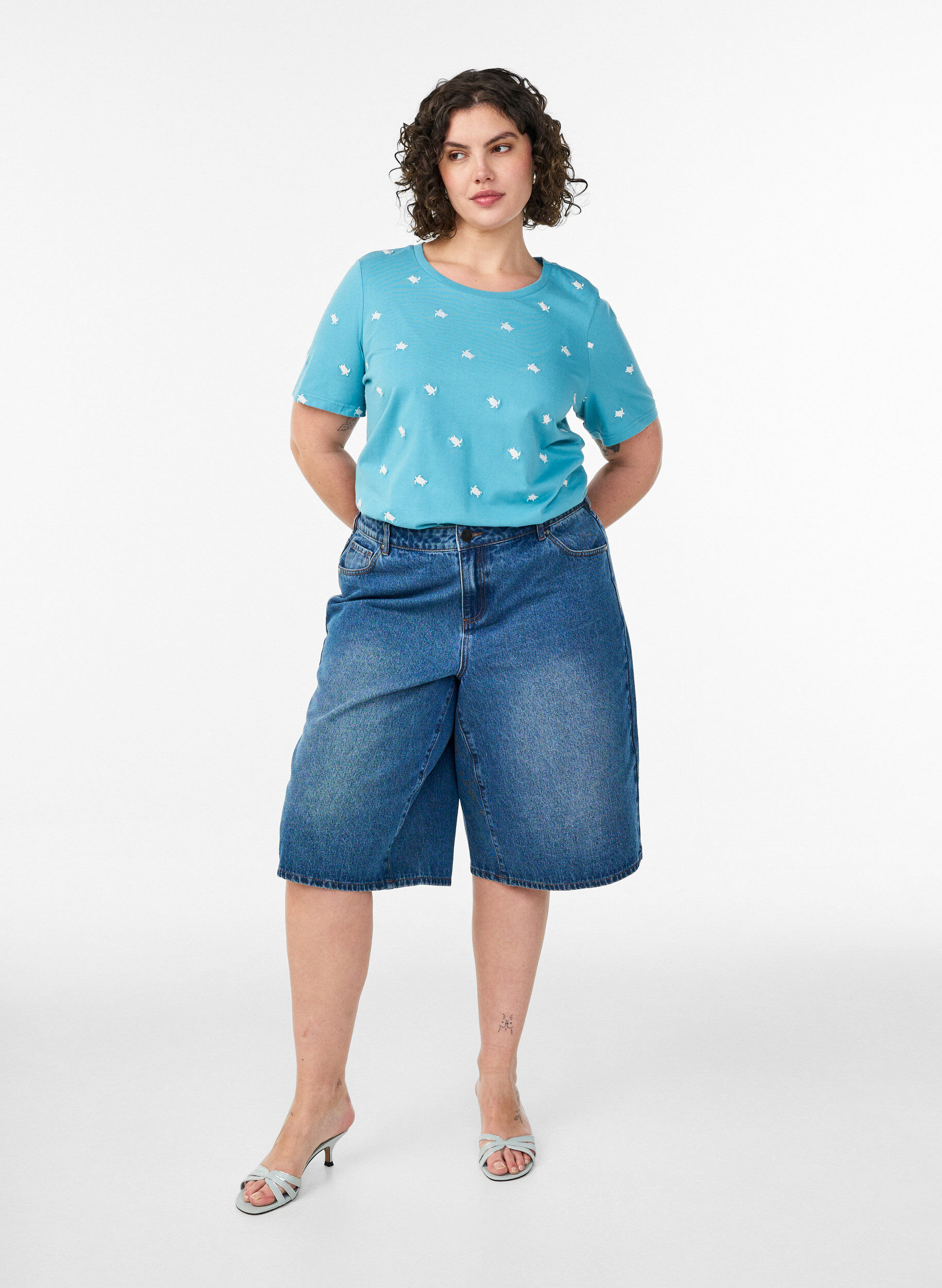 Zizzifashion T-shirt in organic cotton with embroidered motifs, Blue, Model image number 1