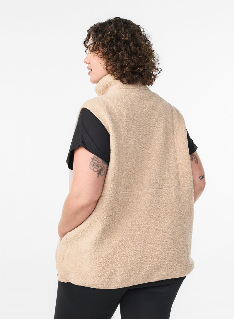 Teddy vest with pockets, Beige, Model image number 2