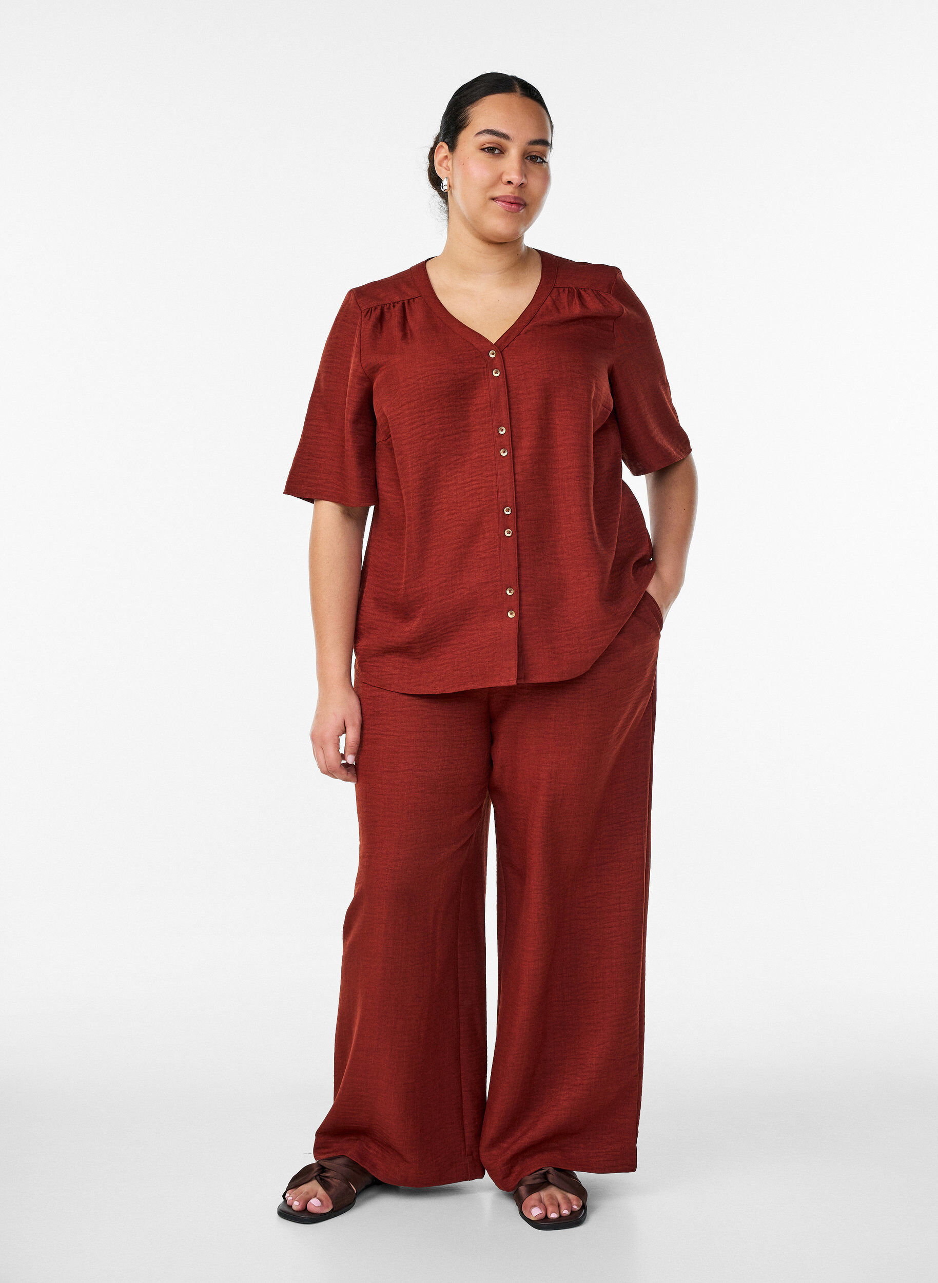Zizzifashion V-neck shirt blouse with short sleeves, Red, Model image number 1
