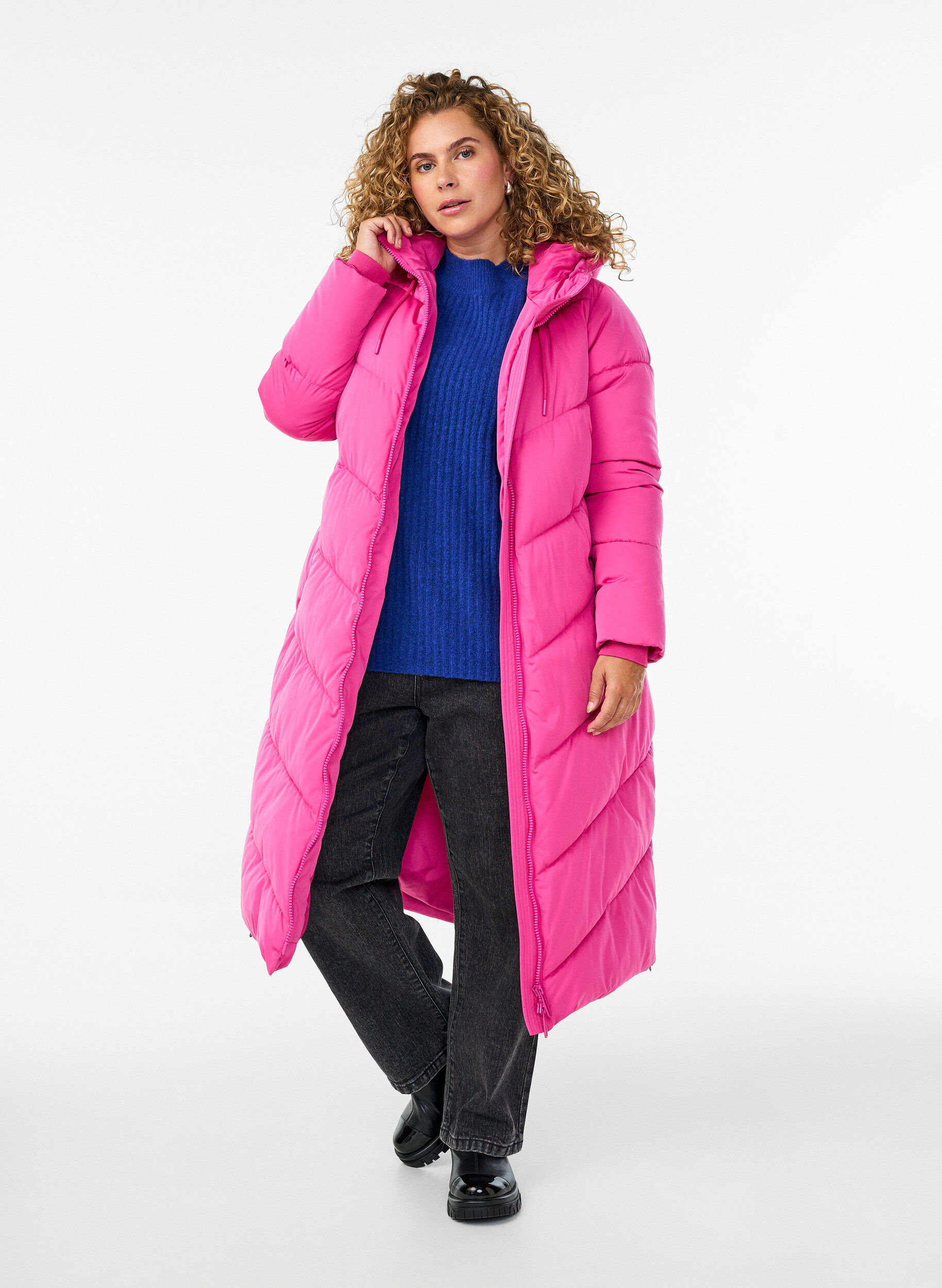 Long puffer coat with hood and pockets, Rose, Model