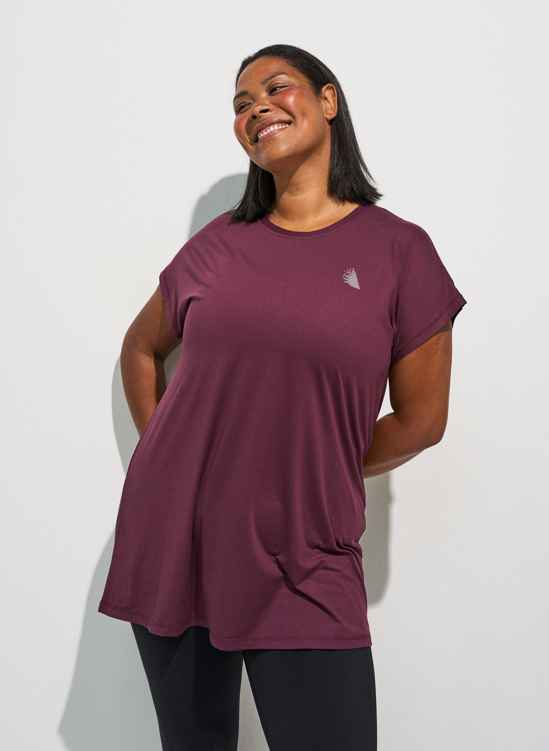 Long workout T-shirt, Red, Model
