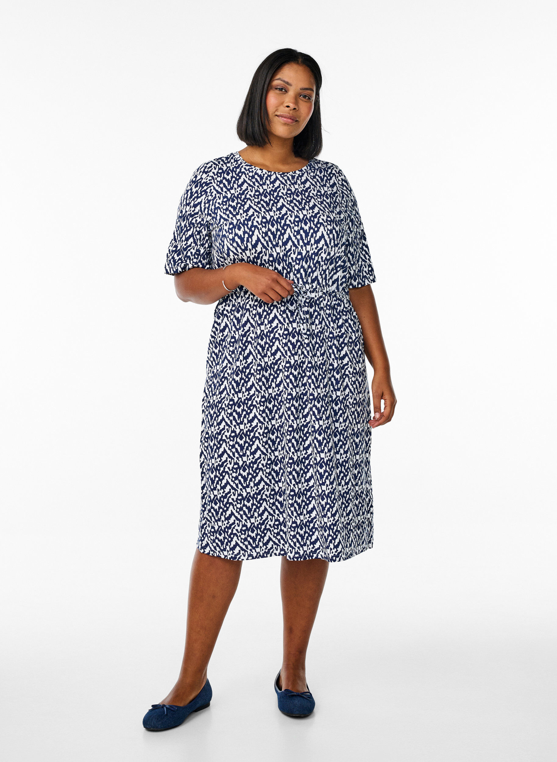 Midi-length jersey dress with tie belt at the waist, Blue, Model