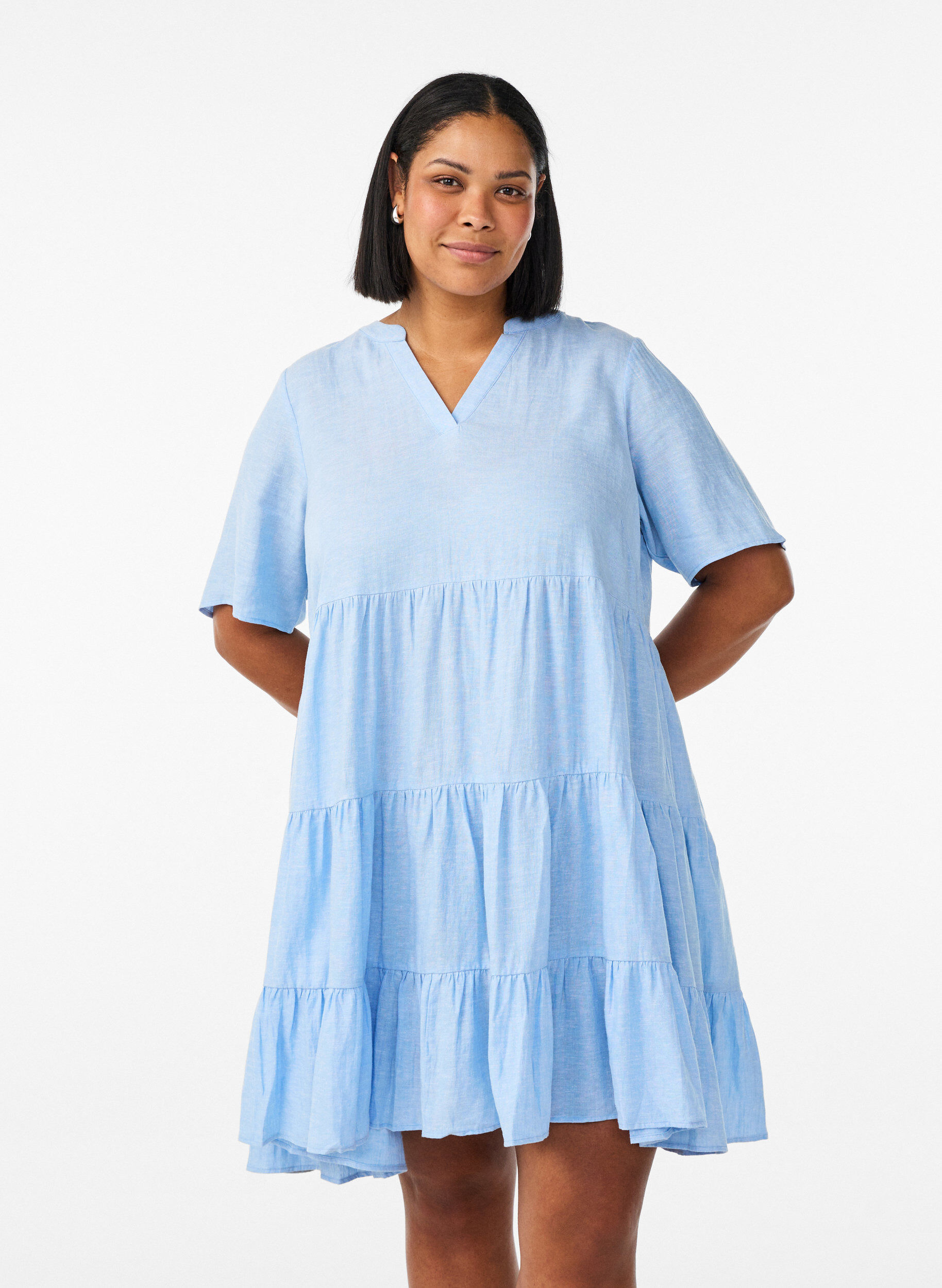 Knee-length A-line dress in linen and viscose, Light Blue, Model