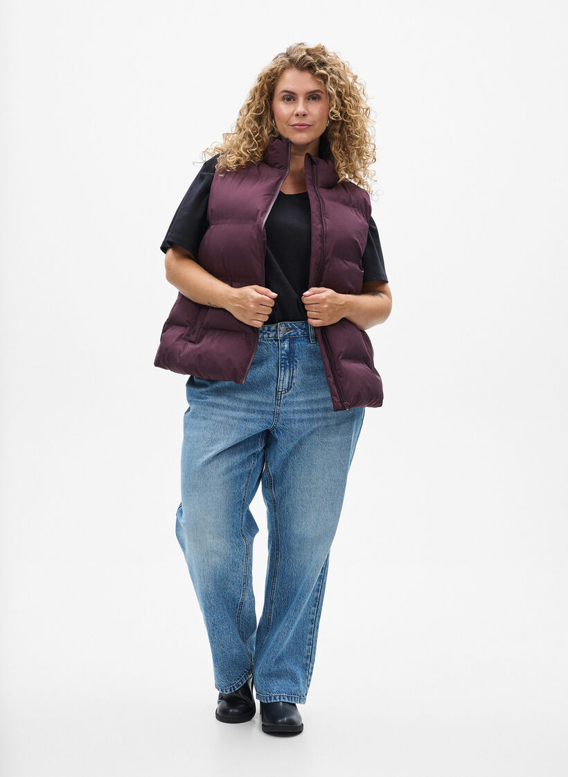 Short puff vest with high collar, Dark Bordeaux, Model image number 1