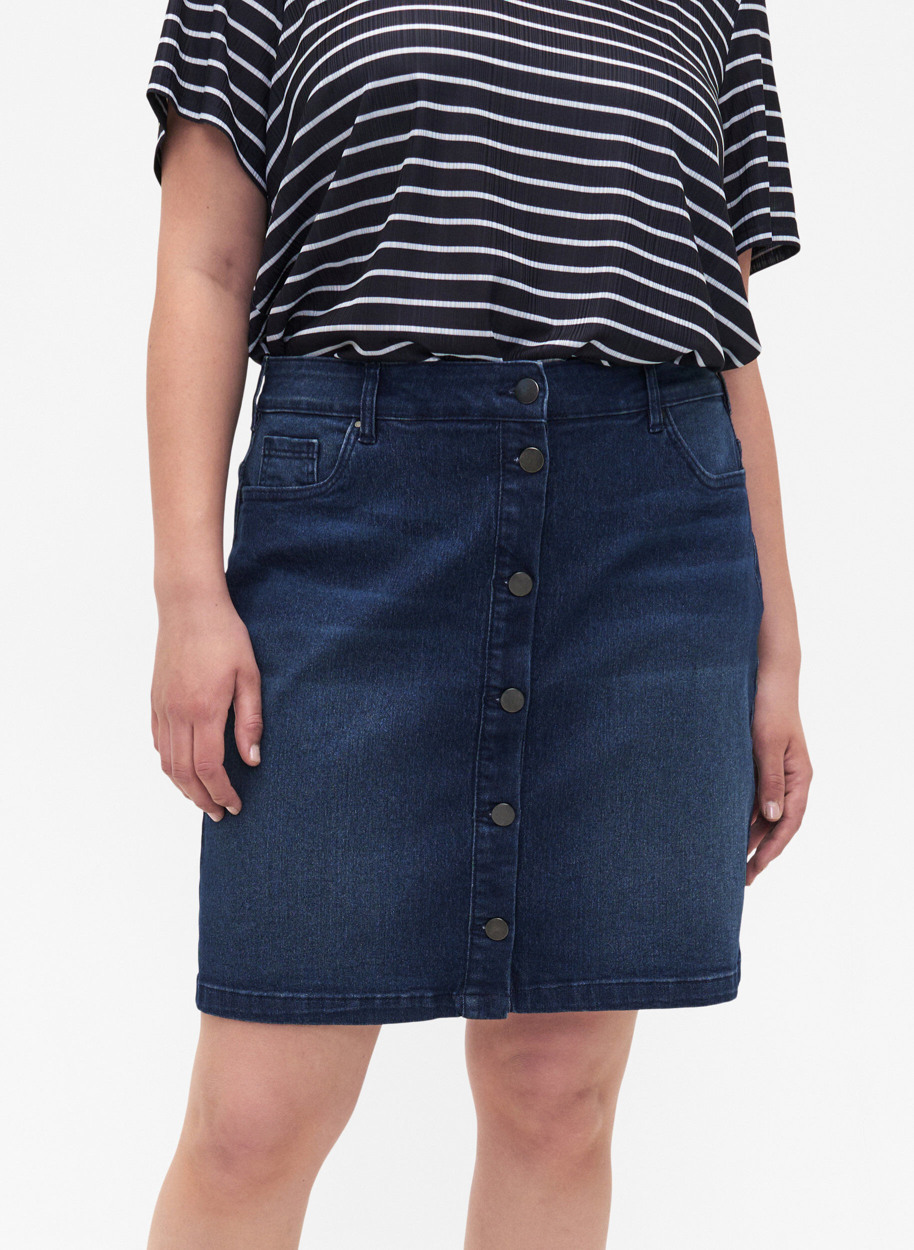 Zizzifashion FLASH - Denim skirt with button closure, Blue, Model image number 3
