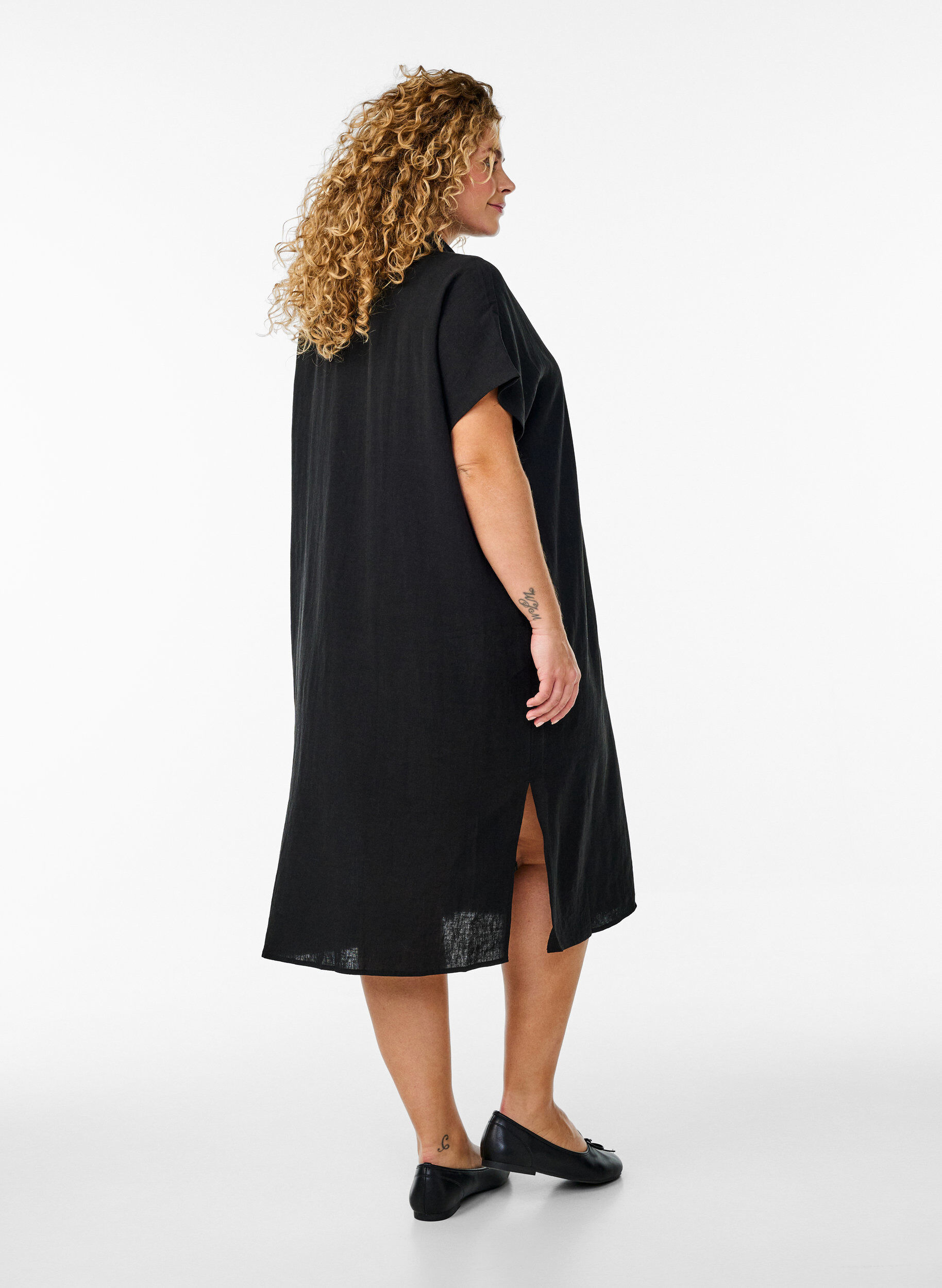 Zizzifashion Long shirt in viscose and linen, Black, Model image number 1