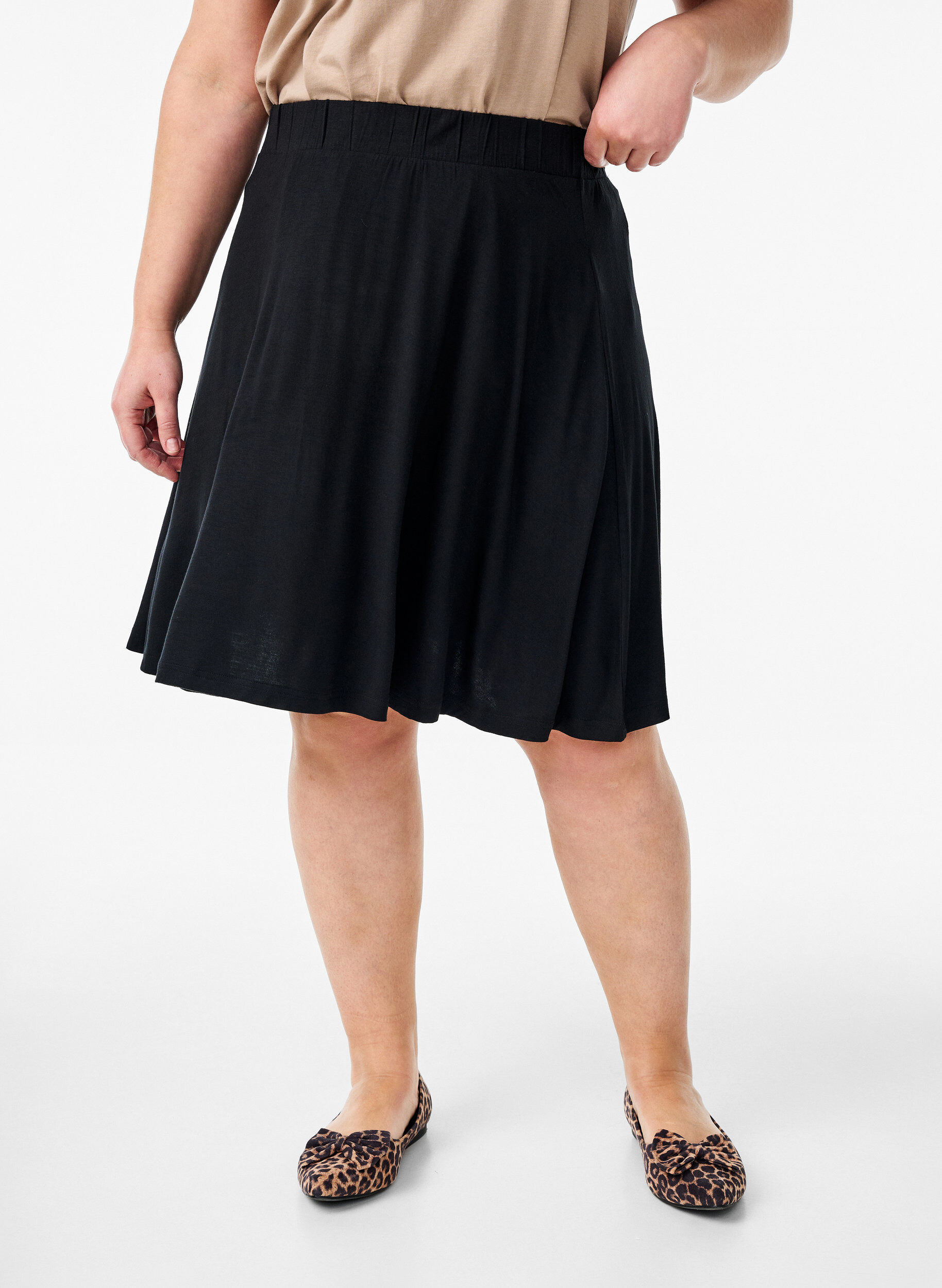 Zizzifashion Loose viscose skirt, Black, Model image number 2