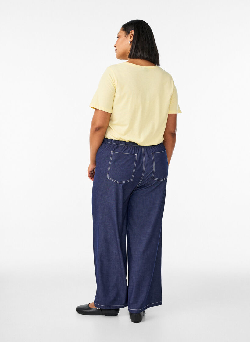 Denim-look trousers with contrast stitching, Blue, Model image number 1