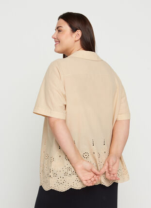 Short-sleeved shirt with broderie anglaise, Irish Cream, Model image number 1