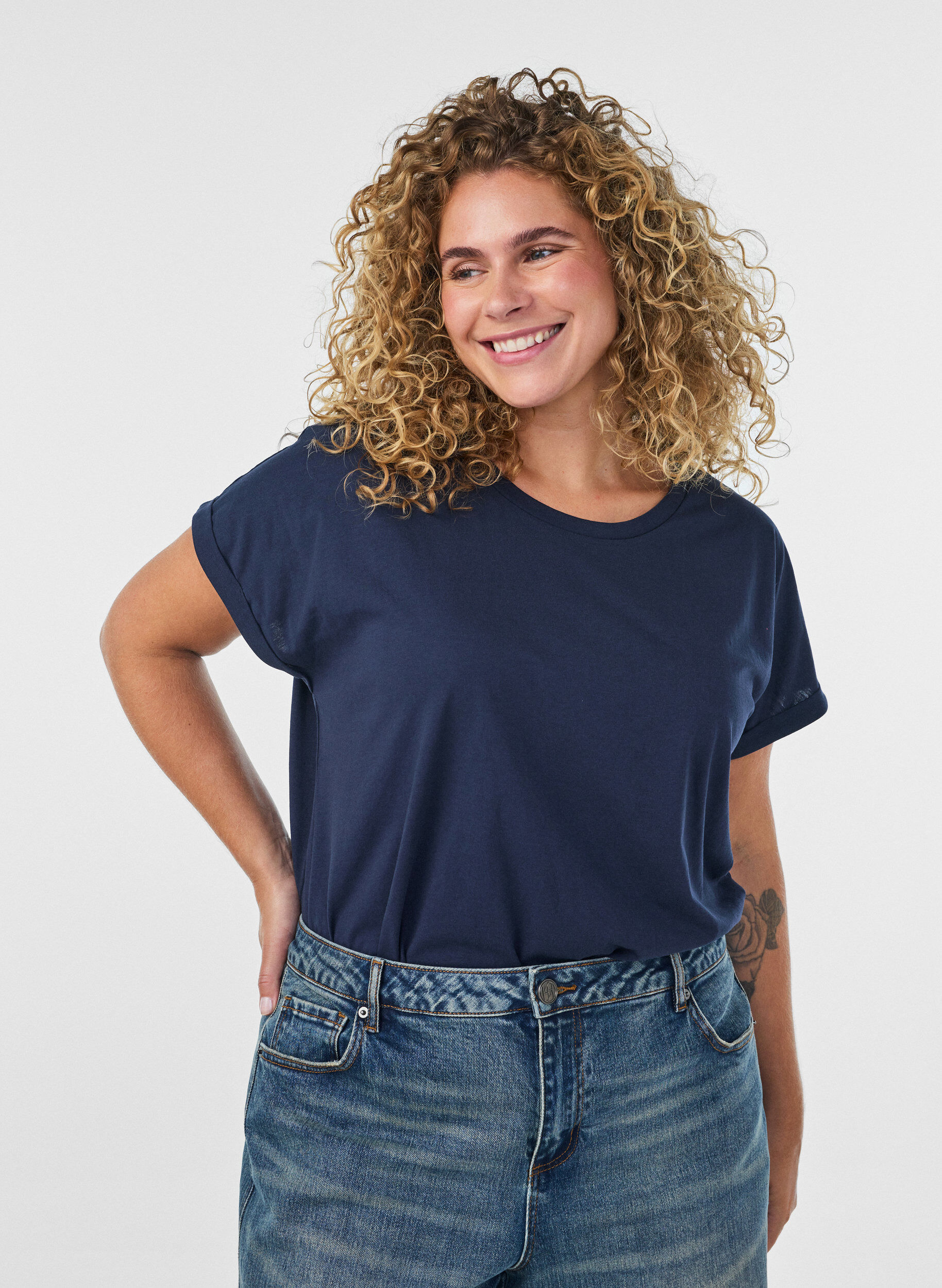 Short sleeved cotton blend t-shirt, Blue, Model