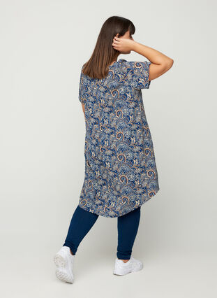 Short-sleeved tunic with a round neck, Dark Blue Paisley , Model image number 1