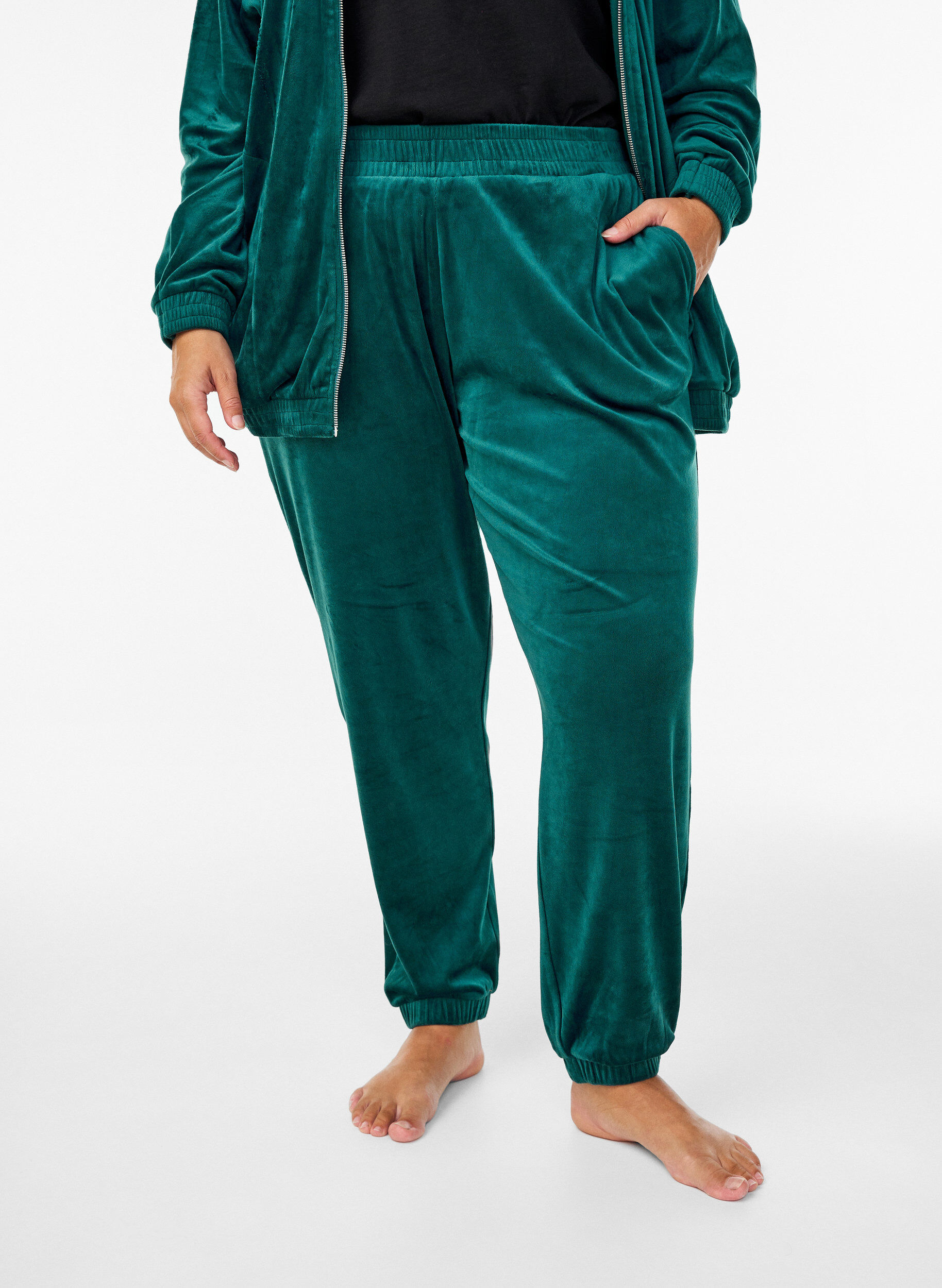 Zizzifashion Loose velvet trousers, Green, Model image number 2