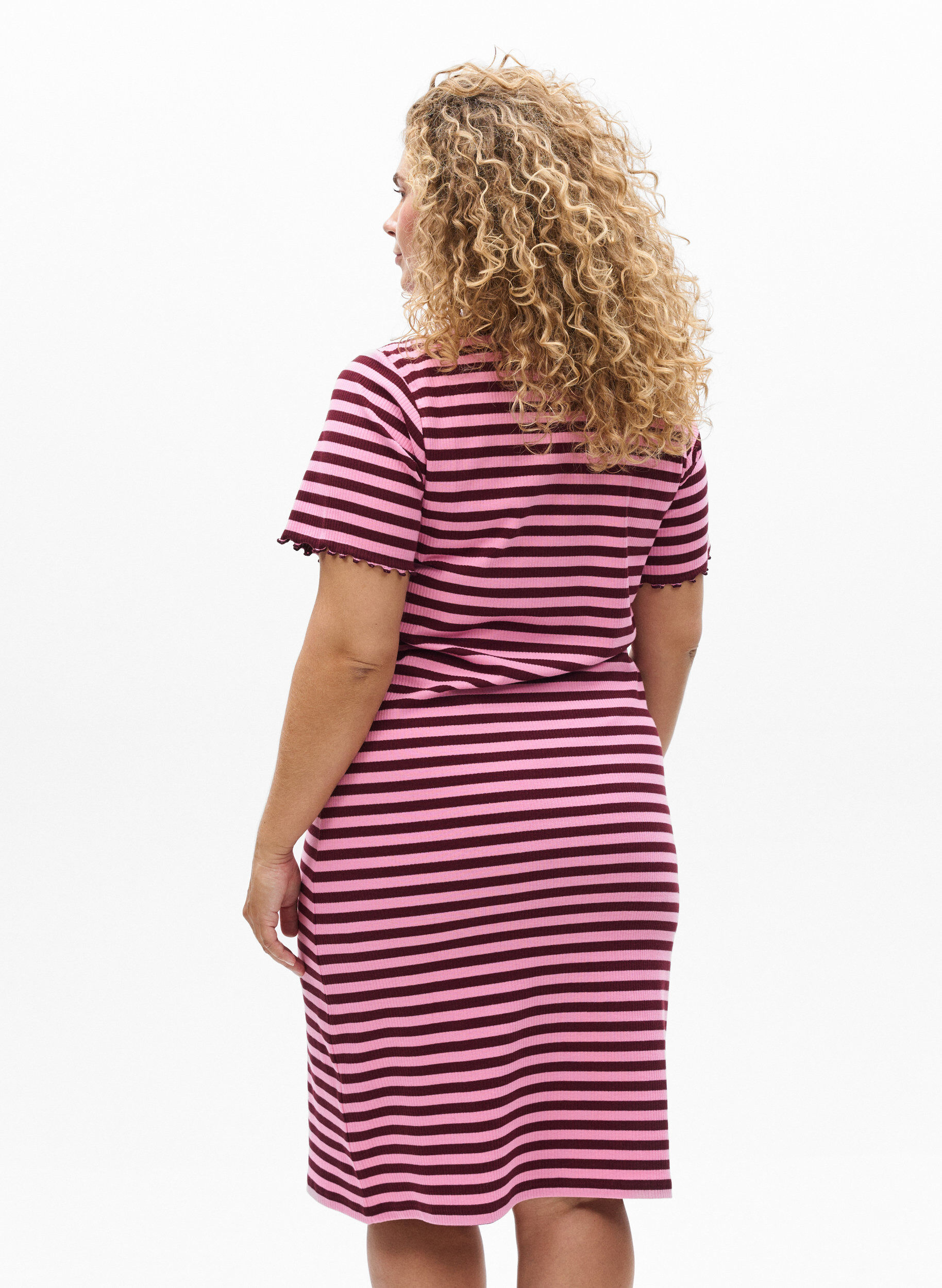 Zizzifashion Knee-length T-shirt dress in ribbed jersey, Dark Bordeaux, Model image number 2