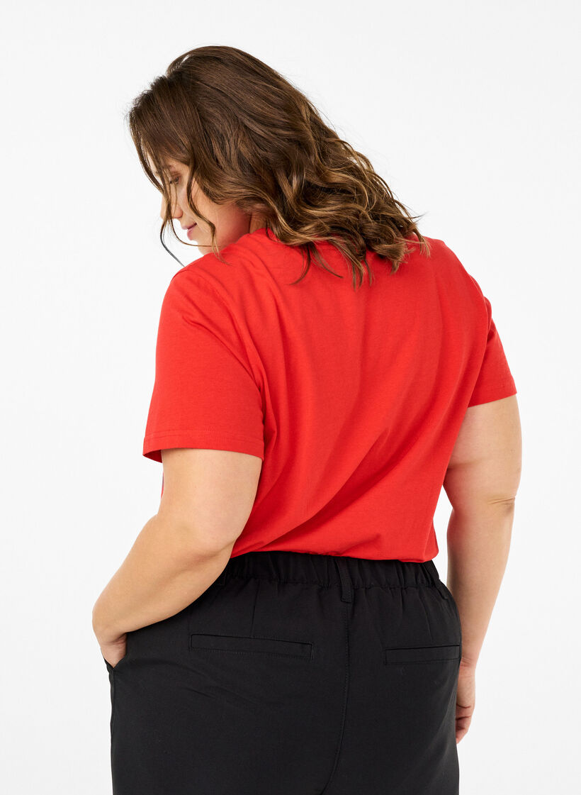 Basic cotton T-shirt with round neck, Red, Model image number 2