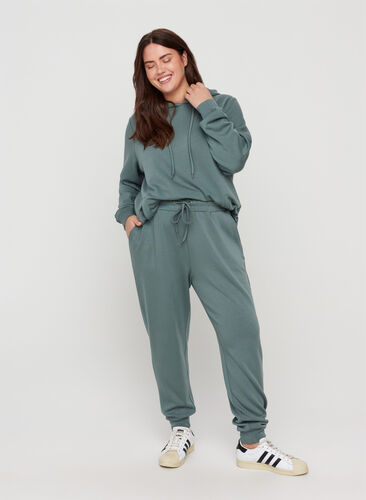 Sweatpants with pockets and drawstrings, Balsam Green, Model image number 0
