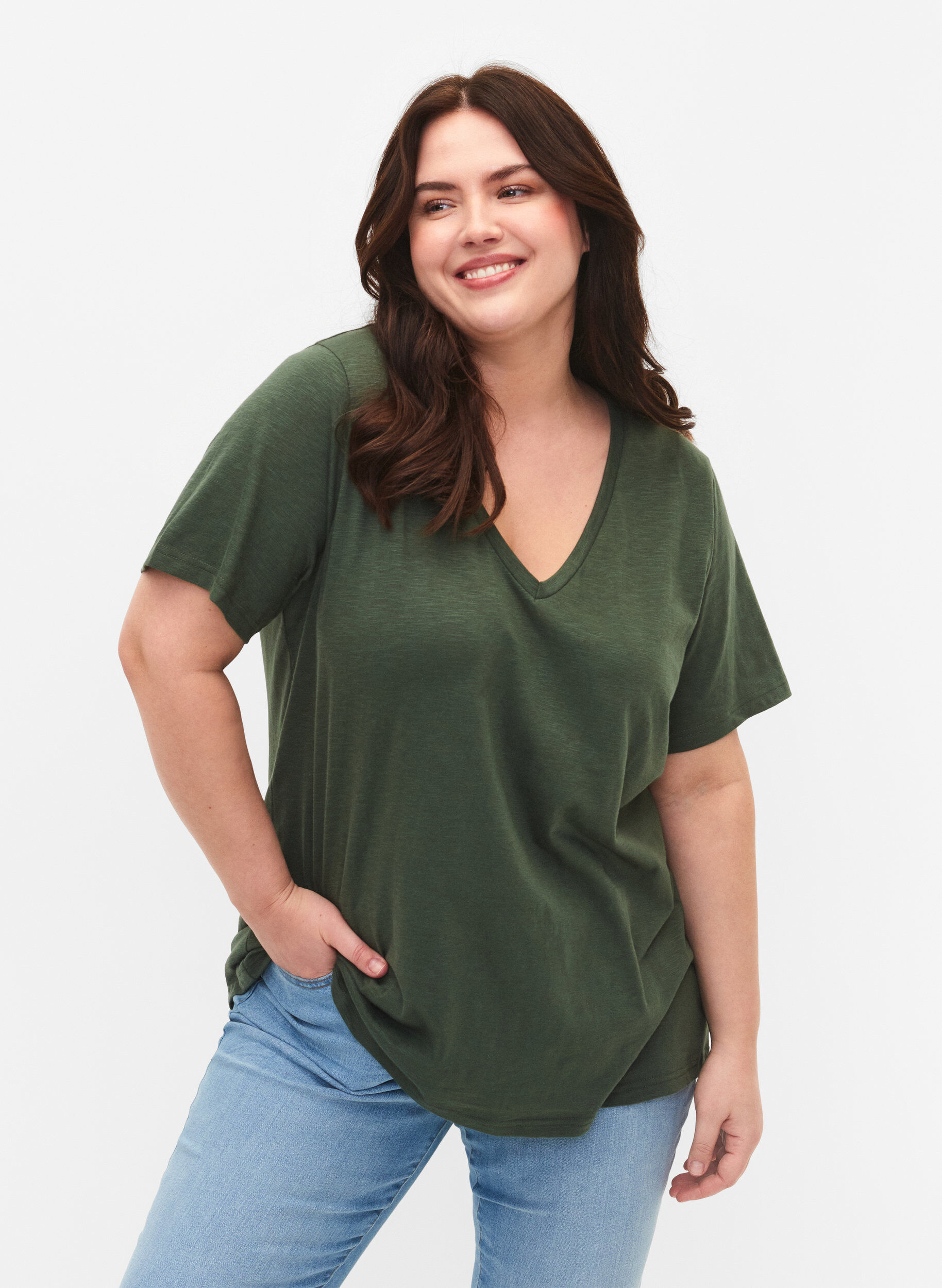 Short-sleeved basic t-shirt with v-neck, Green, Model