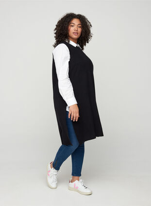 Long knitted vest with high slit, Black, Model image number 2
