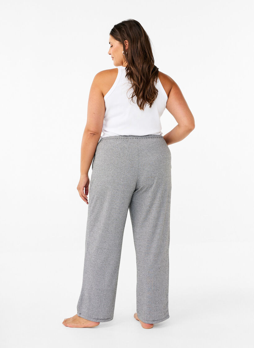 Night trousers with pockets, Striped DGM , Model image number 1