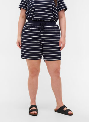 Loose Cotton Shorts with Stripes, Night Sky w. Egret, Model image number 2