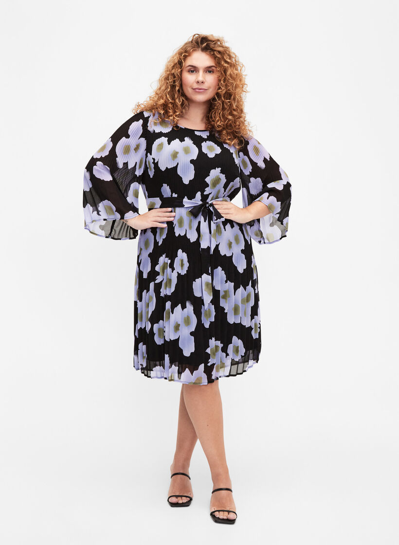 Printed pleated dress with waist tie, Black w. Floral, Model image number 2