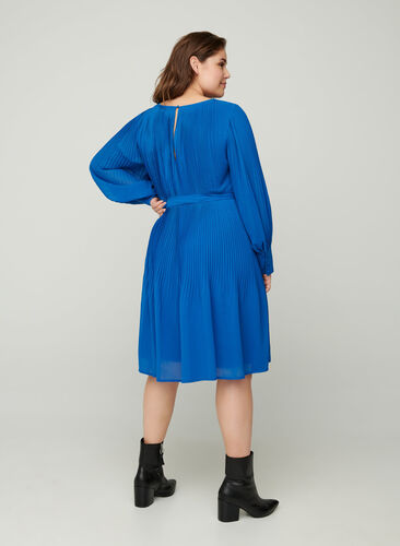 Long-sleeved plisse dress with a waist tie, Classic Blue , Model image number 1
