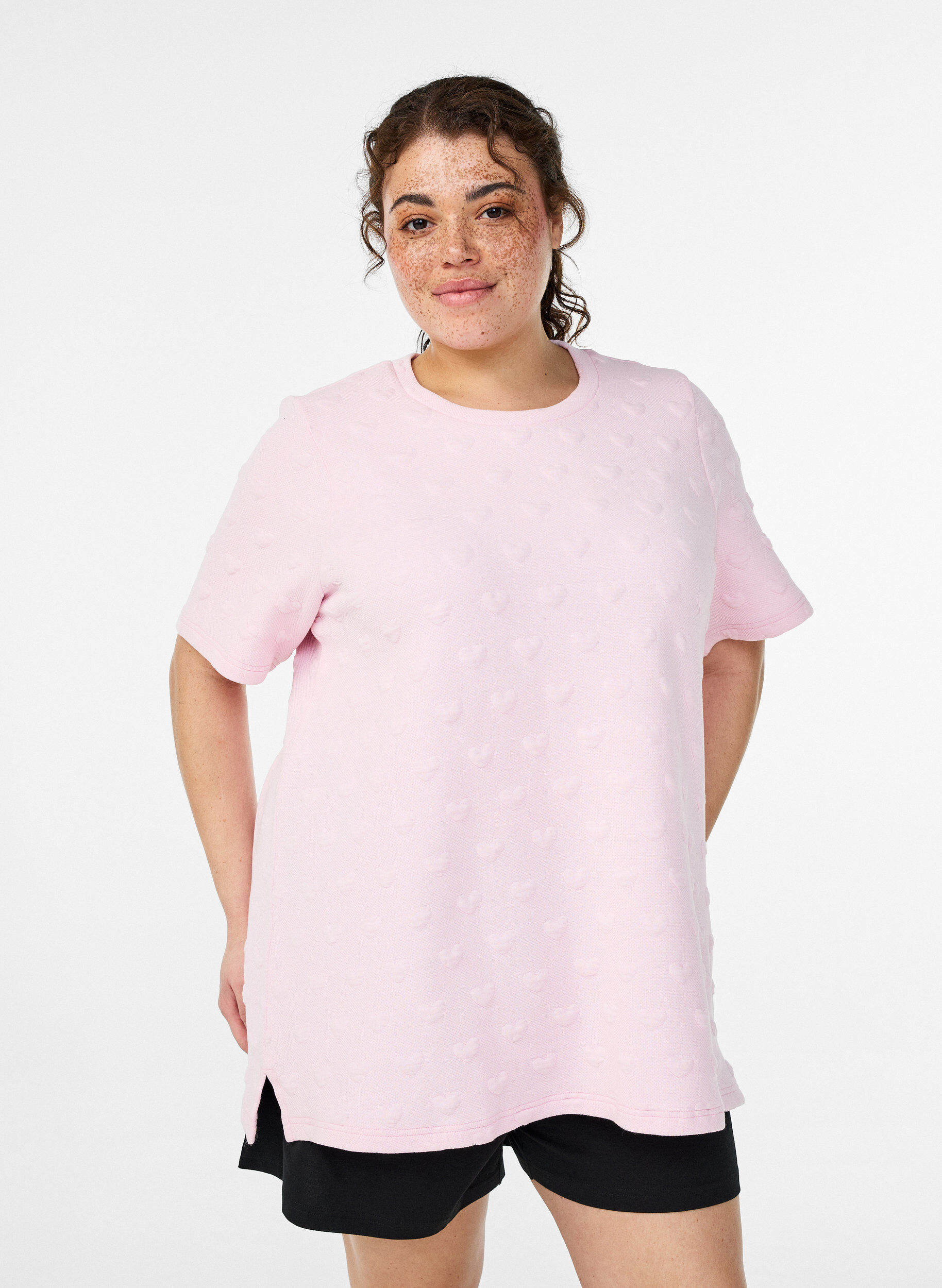 T-shirt in embossed cotton jersey, Rose, Model