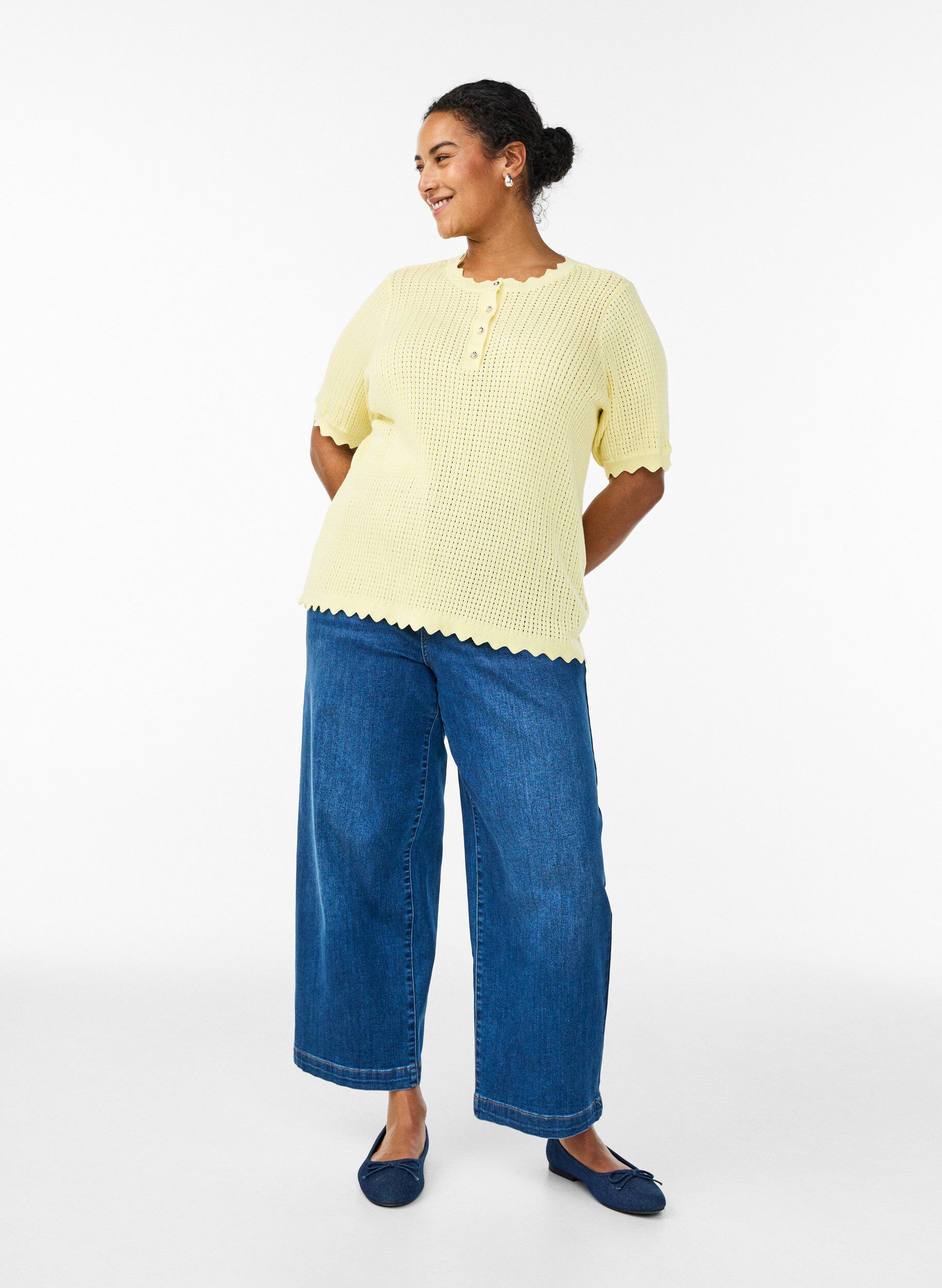 Zizzifashion Short-sleeved knit blouse with openwork pattern and wavy edges, Yellow, Model image number 1