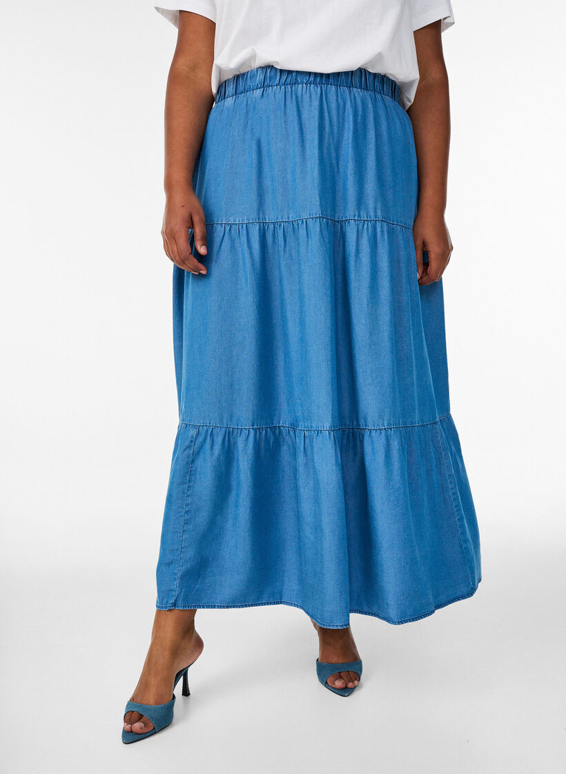 Denim maxi skirt with ruffles, Blue, Model