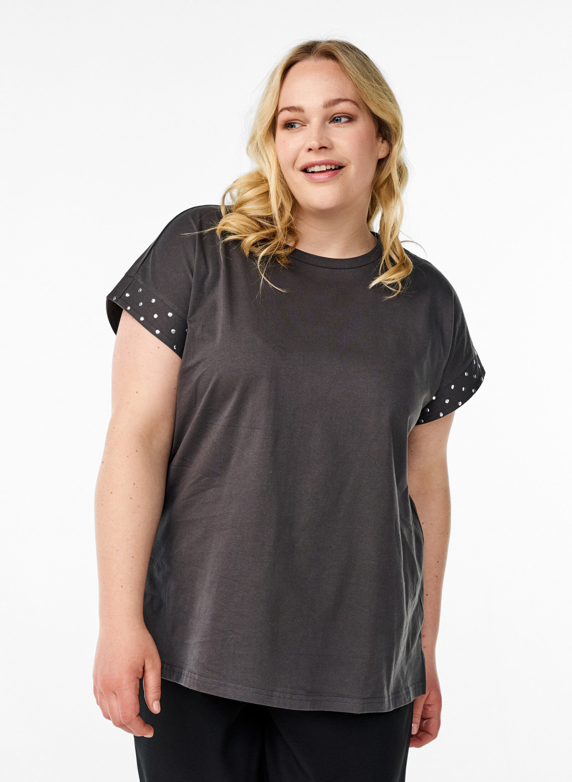 Organic cotton T-shirt with rivets, Dark Grey, Model