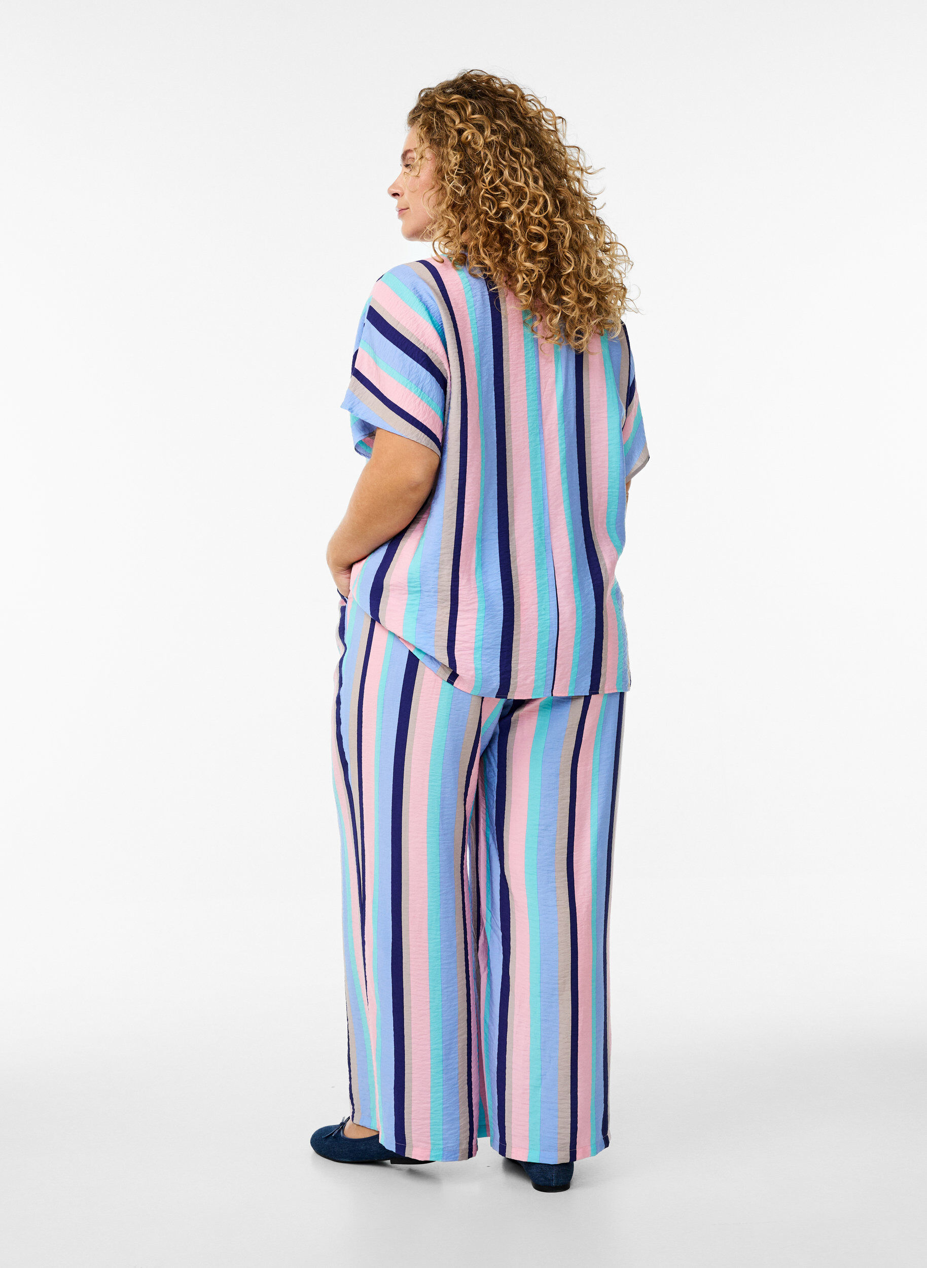Zizzifashion Loose viscose trousers with stripes, Blue, Model image number 1
