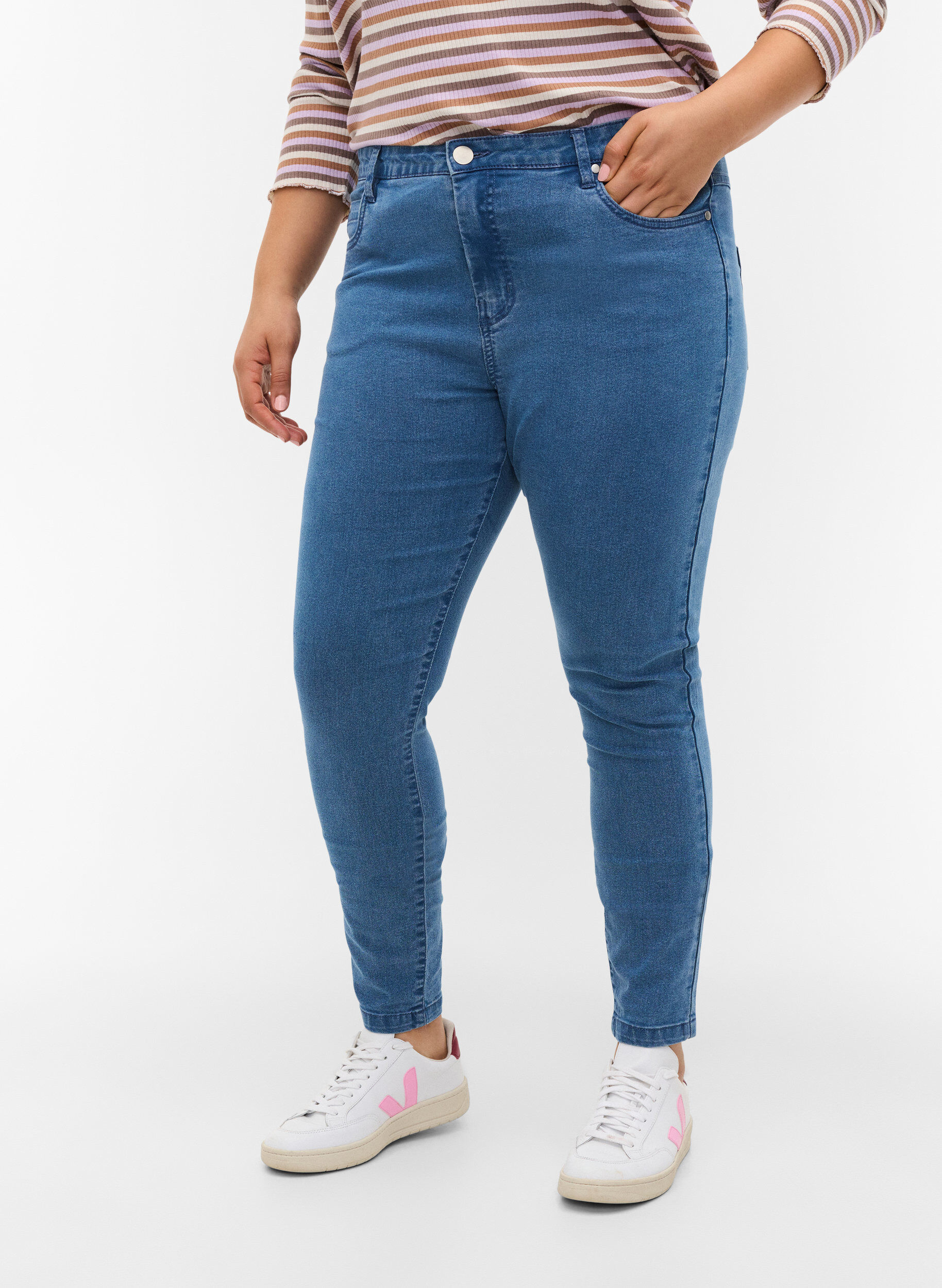 Zizzifashion High-waisted super slim Amy jeans , Light Blue, Model image number 3