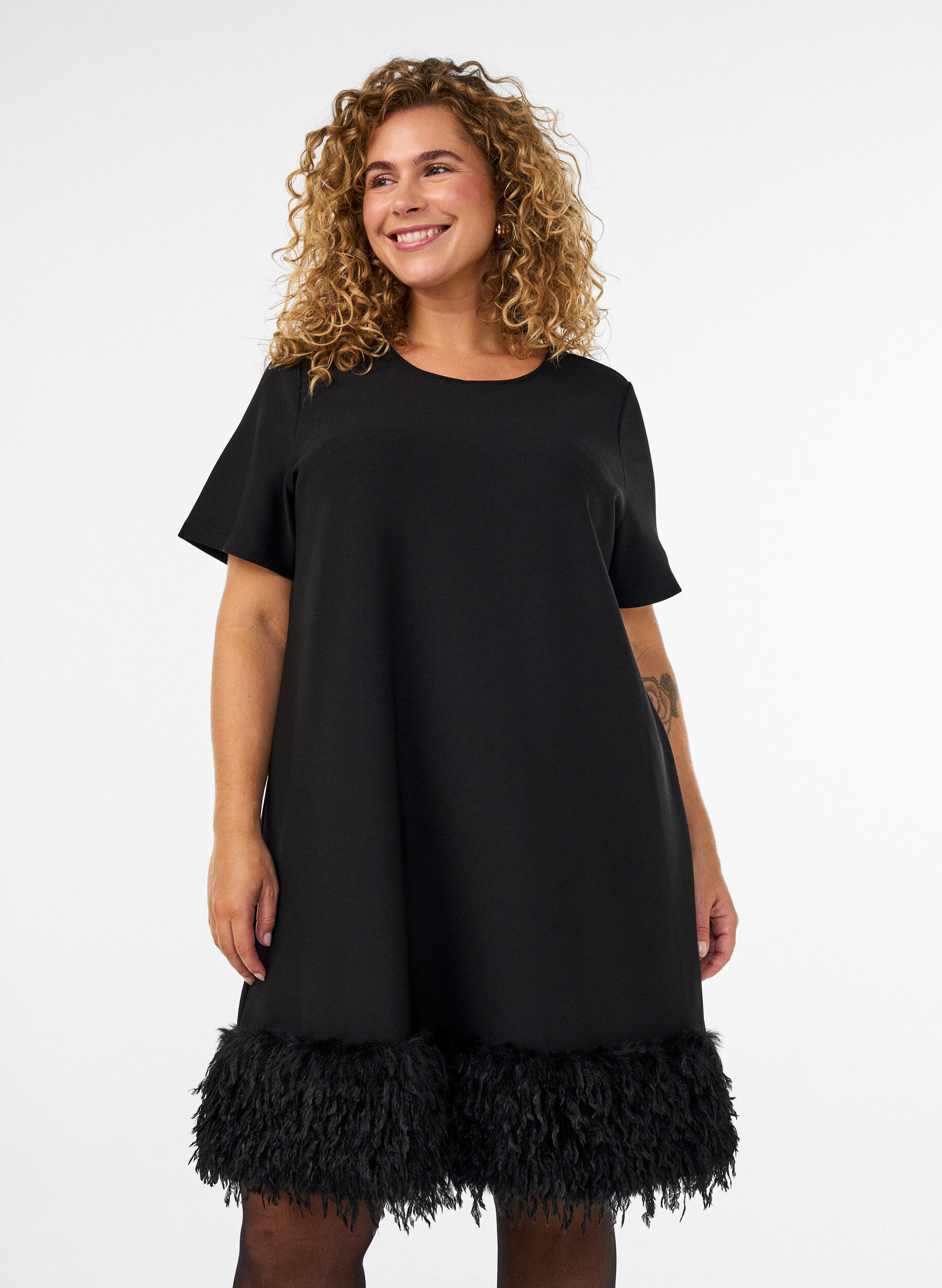 Short jersey dress with feather trim, Black, Model
