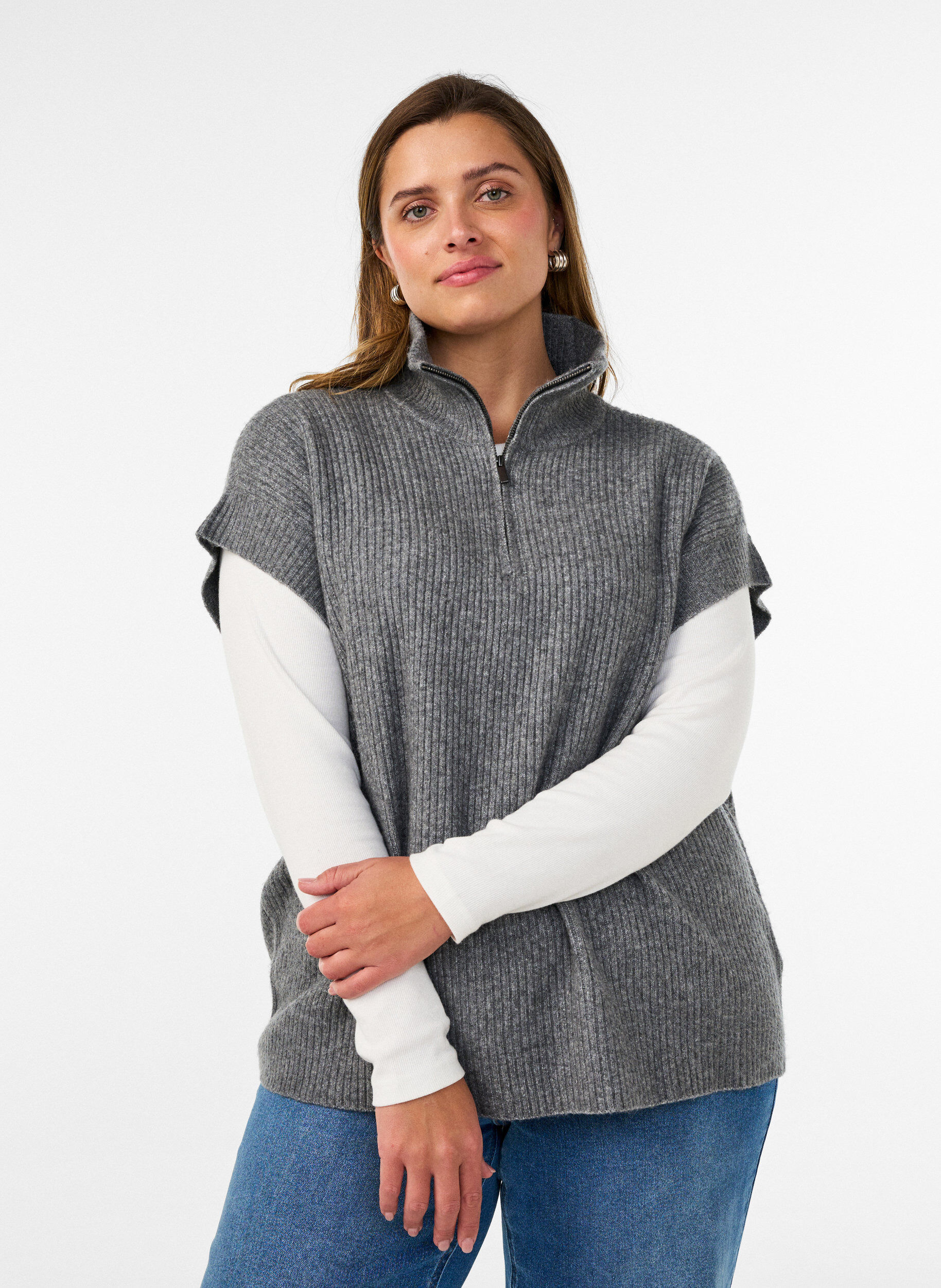 ZizzifashionKnitted vest with a high collar and short zip, Grey, Model image number 0
