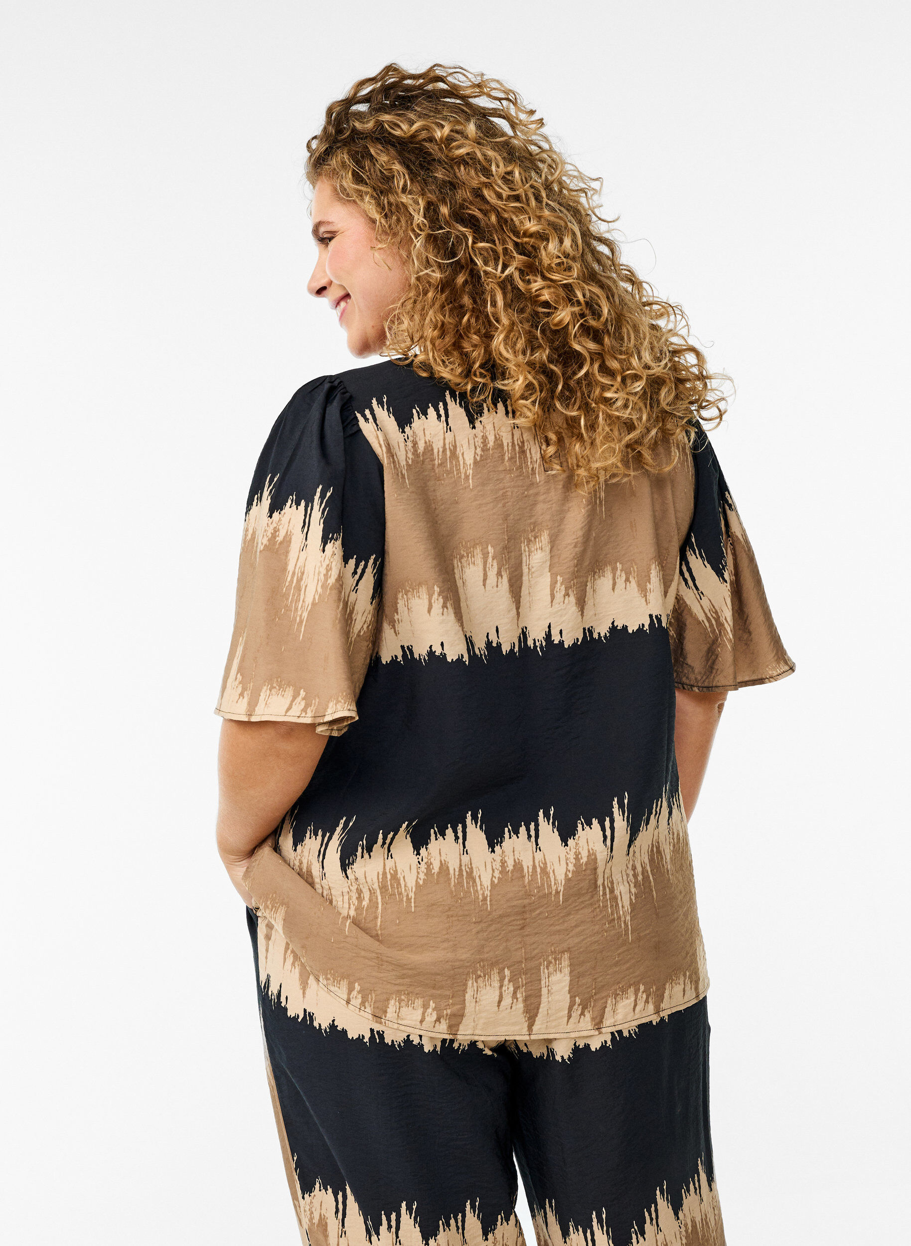 Zizzifashion Blouse with wide sleeves and graphic print, Black, Model image number 2