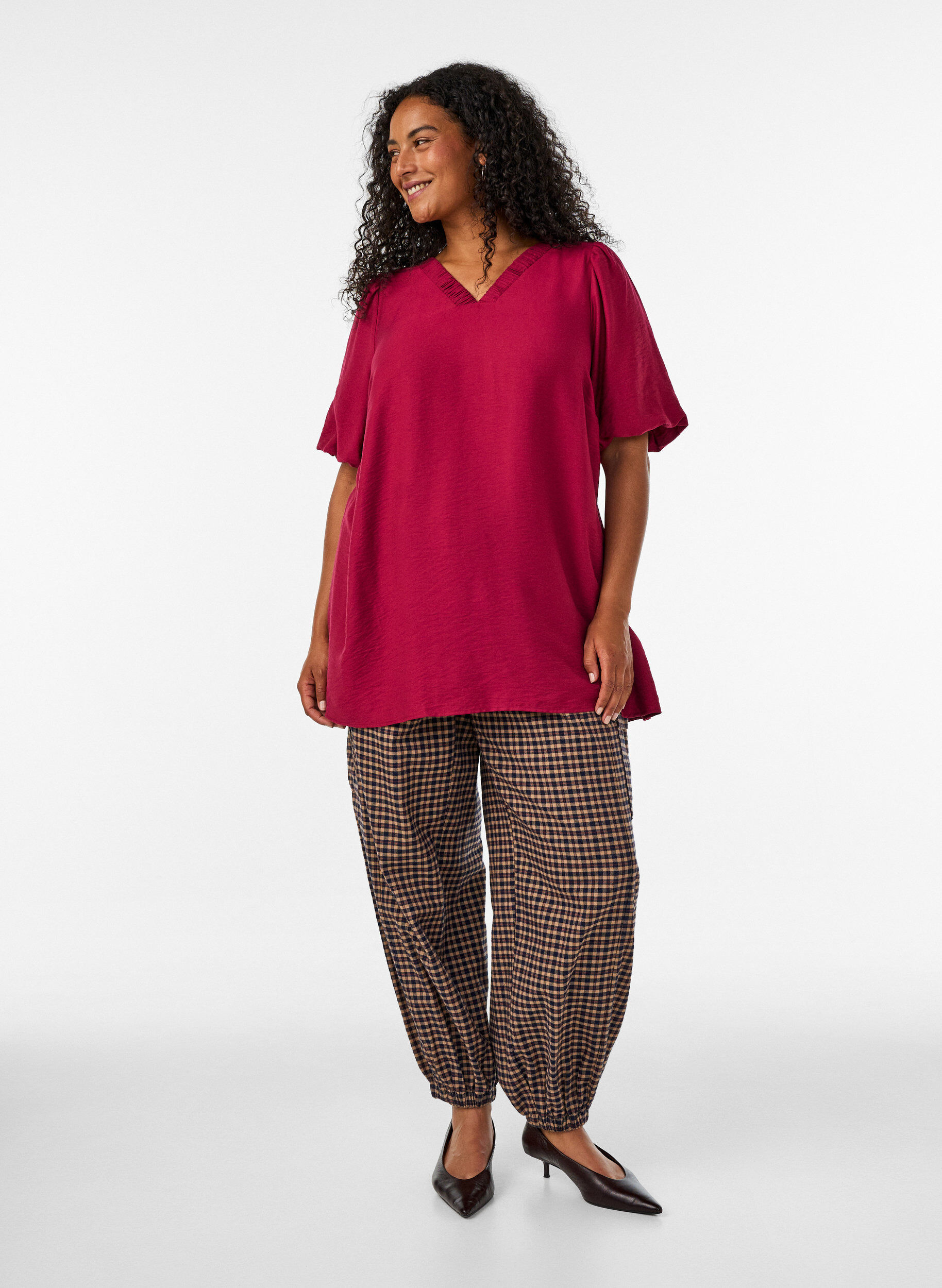 ZizzifashionTunic with balloon sleeves and a V-neck, Red, Model image number 1