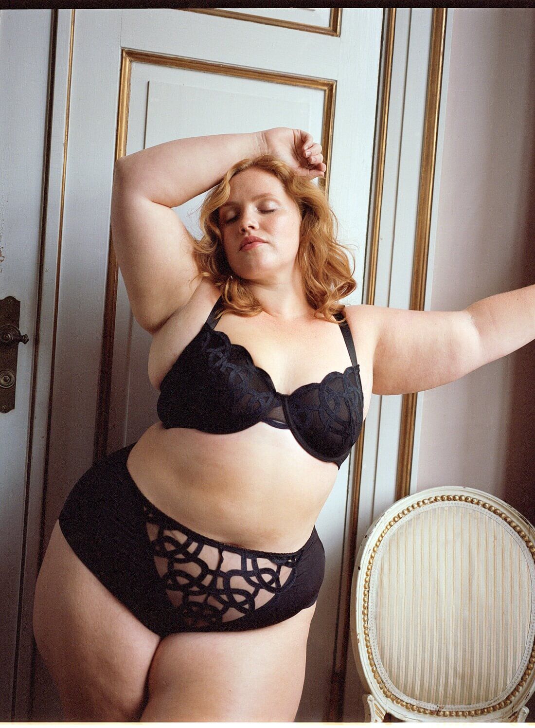 Zizzifashion Balconette set with graphic lace, , Model