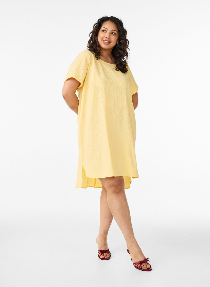 Short dress with a crinkled texture and short sleeves, Yellow, Model image number 1