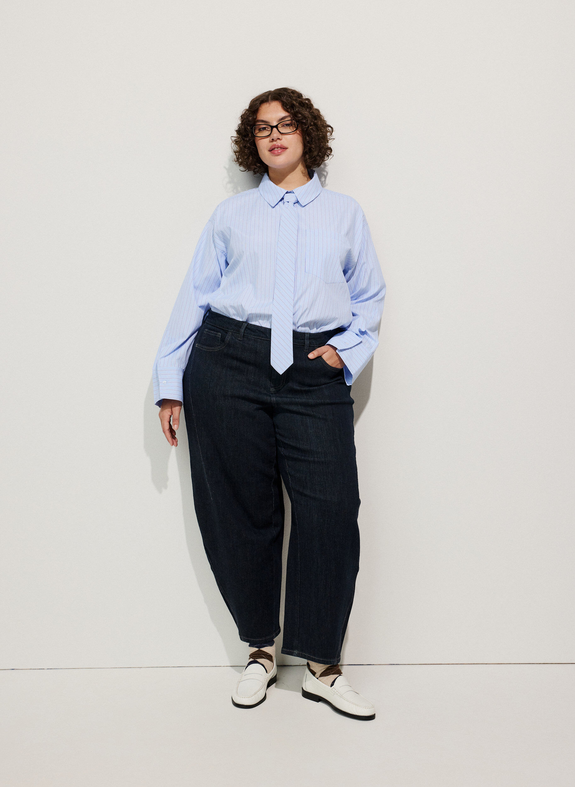 Barrel fit jeans with high waist