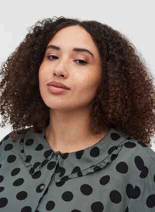 Long polka dot viscose shirt, Thyme Dot, Model image number 2