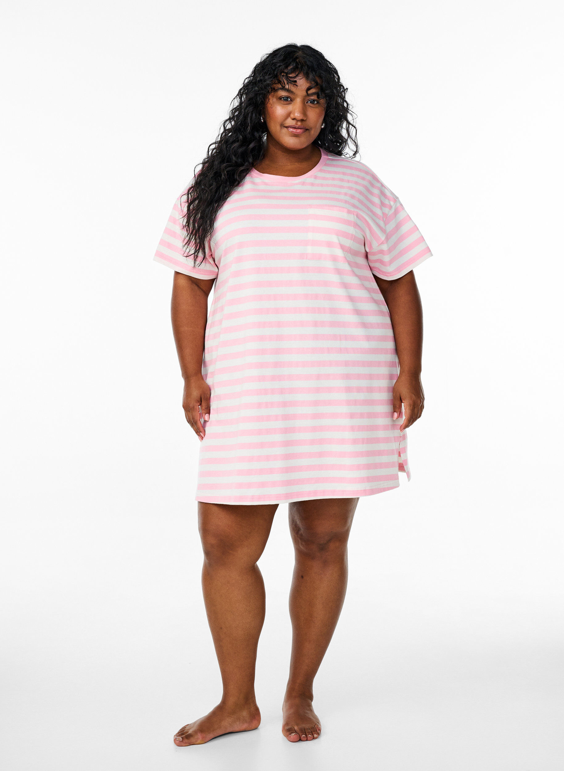 Zizzifashion Long night t-shirt in organic cotton with stripes, Pink, Model image number 1