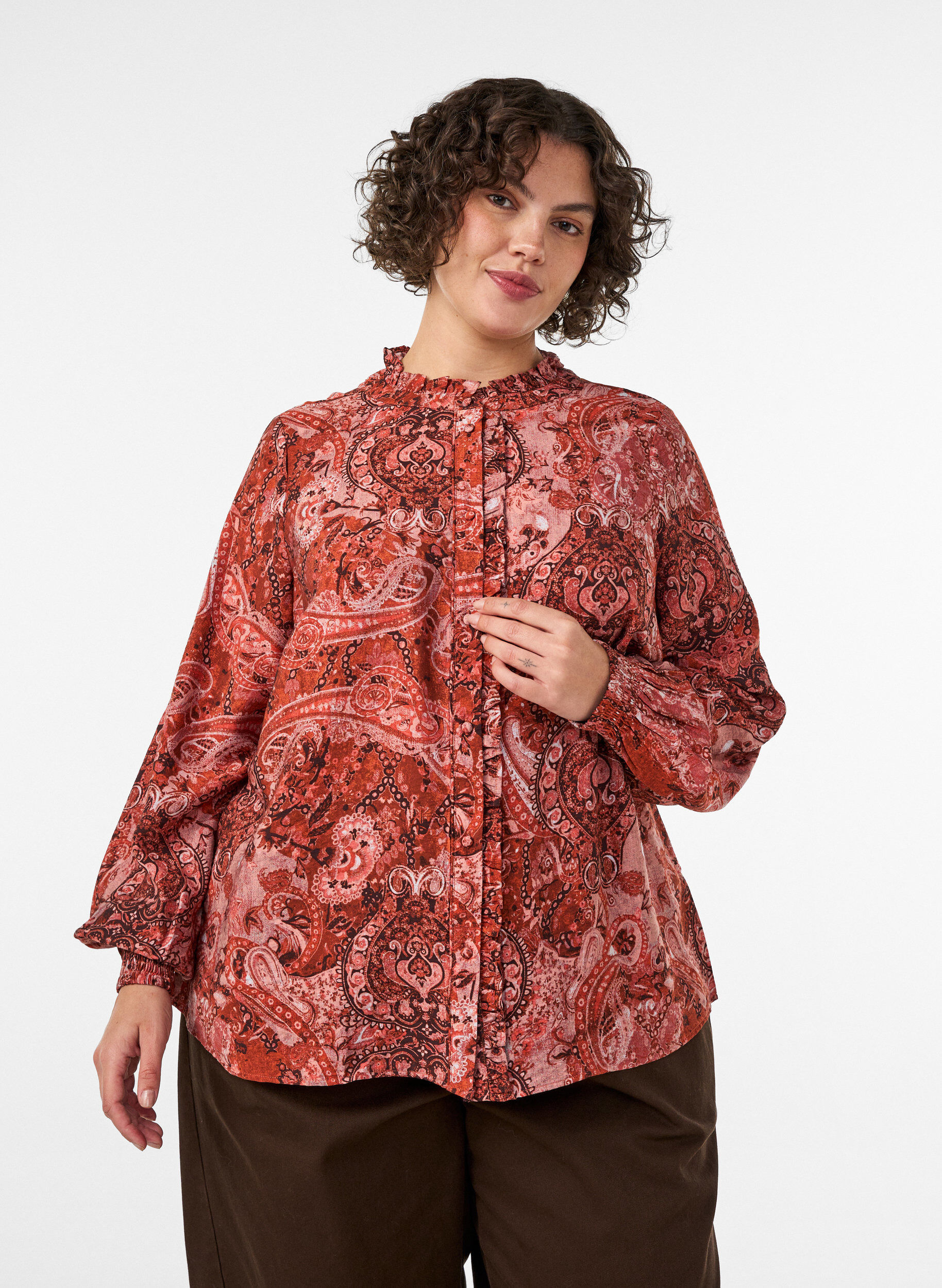 Viscose blouse with paisley print and ruffles, Orange, Model