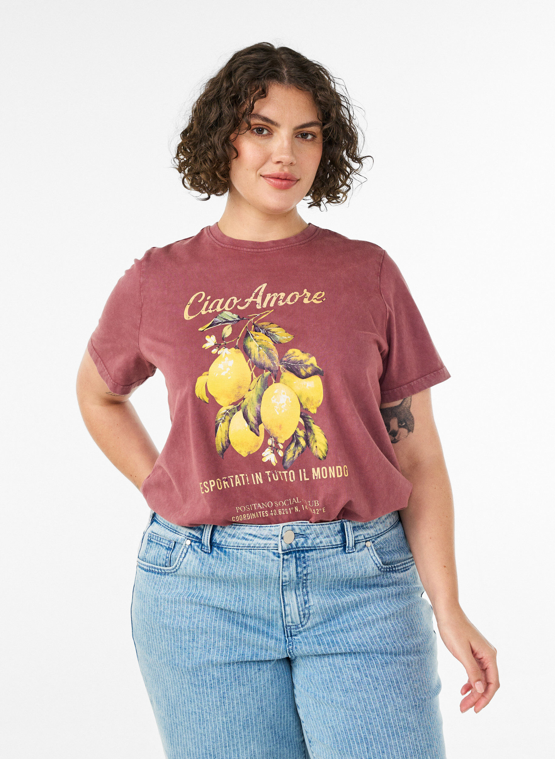Cotton T-shirt with front print and a washed look, Red, Model