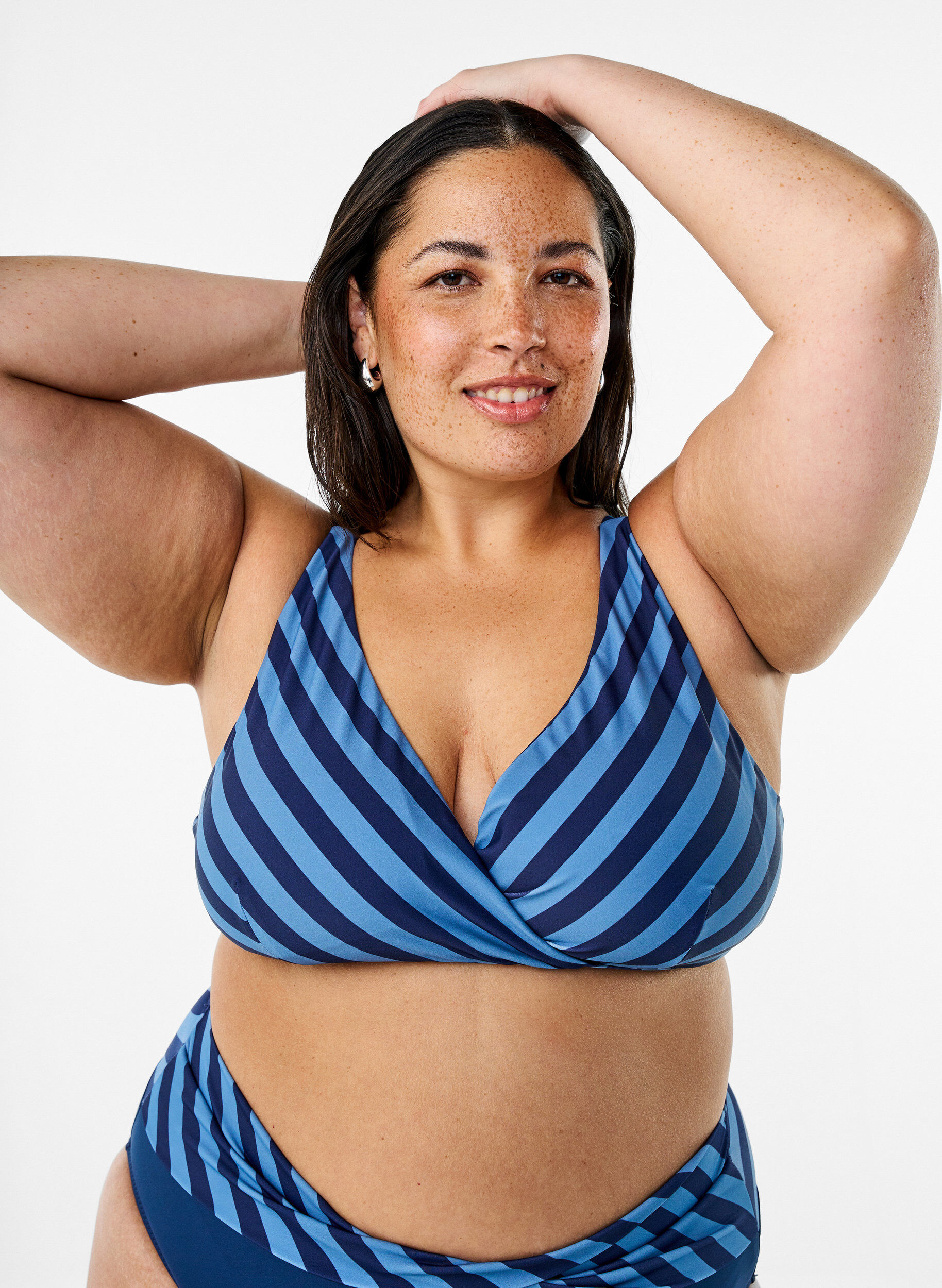 Triangle bikini top with stripes and a wrap detail, Blue, Model